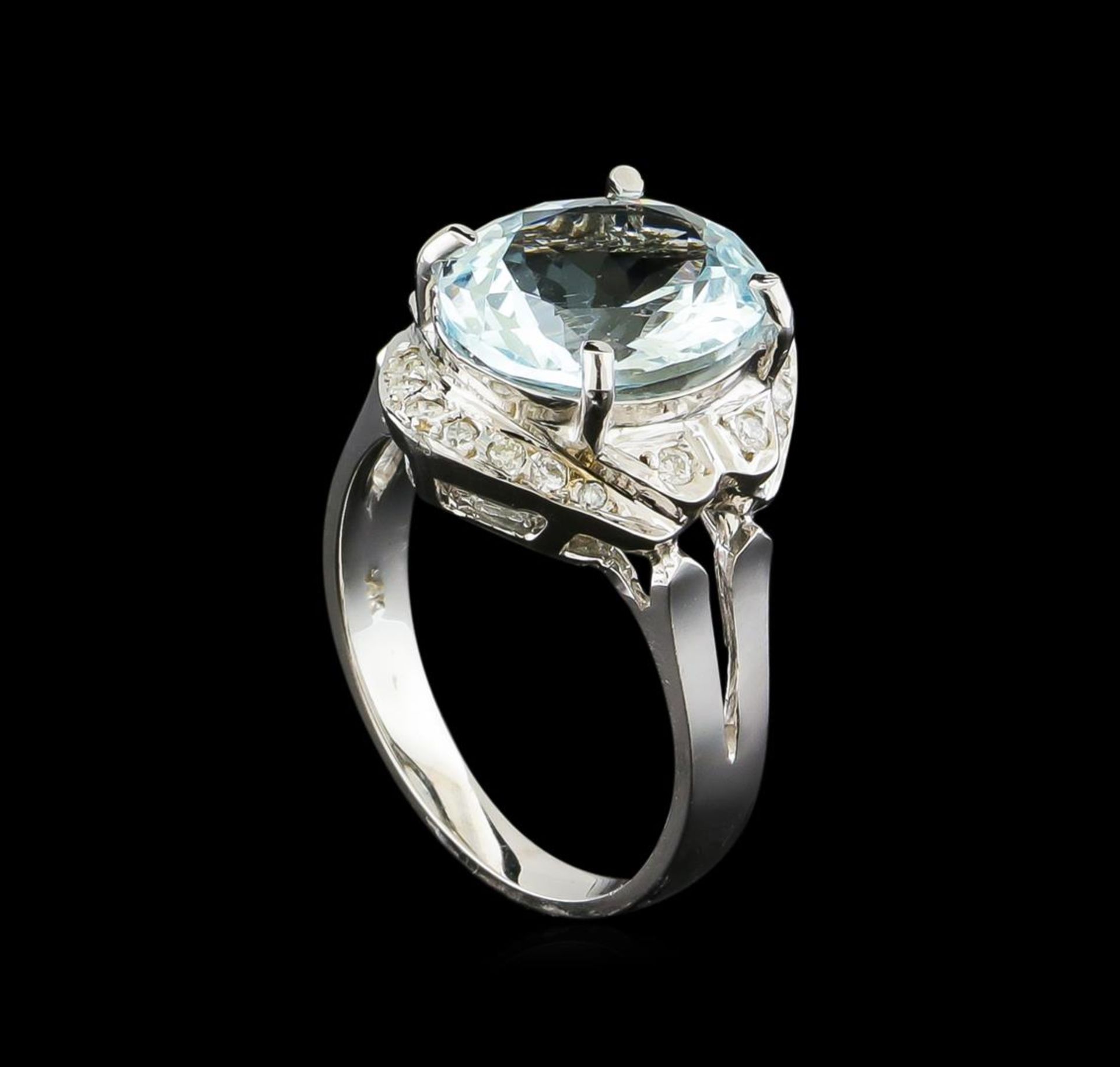 3.85 ctw Aquamarine and Diamond Ring - 14KT White Gold - Image 4 of 4