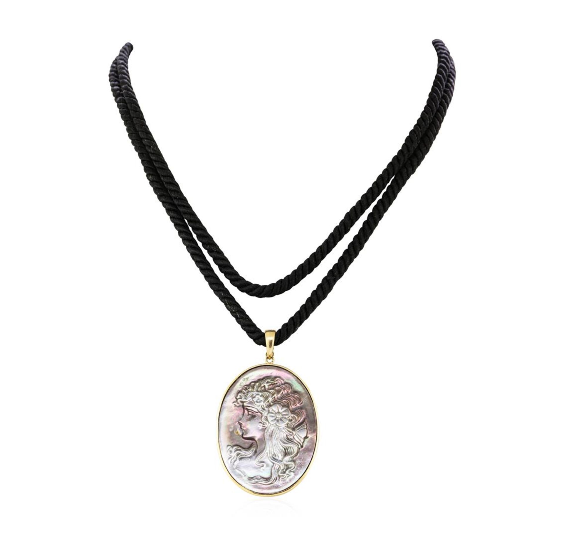 Black Mother of Pearl Cameo Pendant - 14KT Yellow Gold - Image 2 of 2