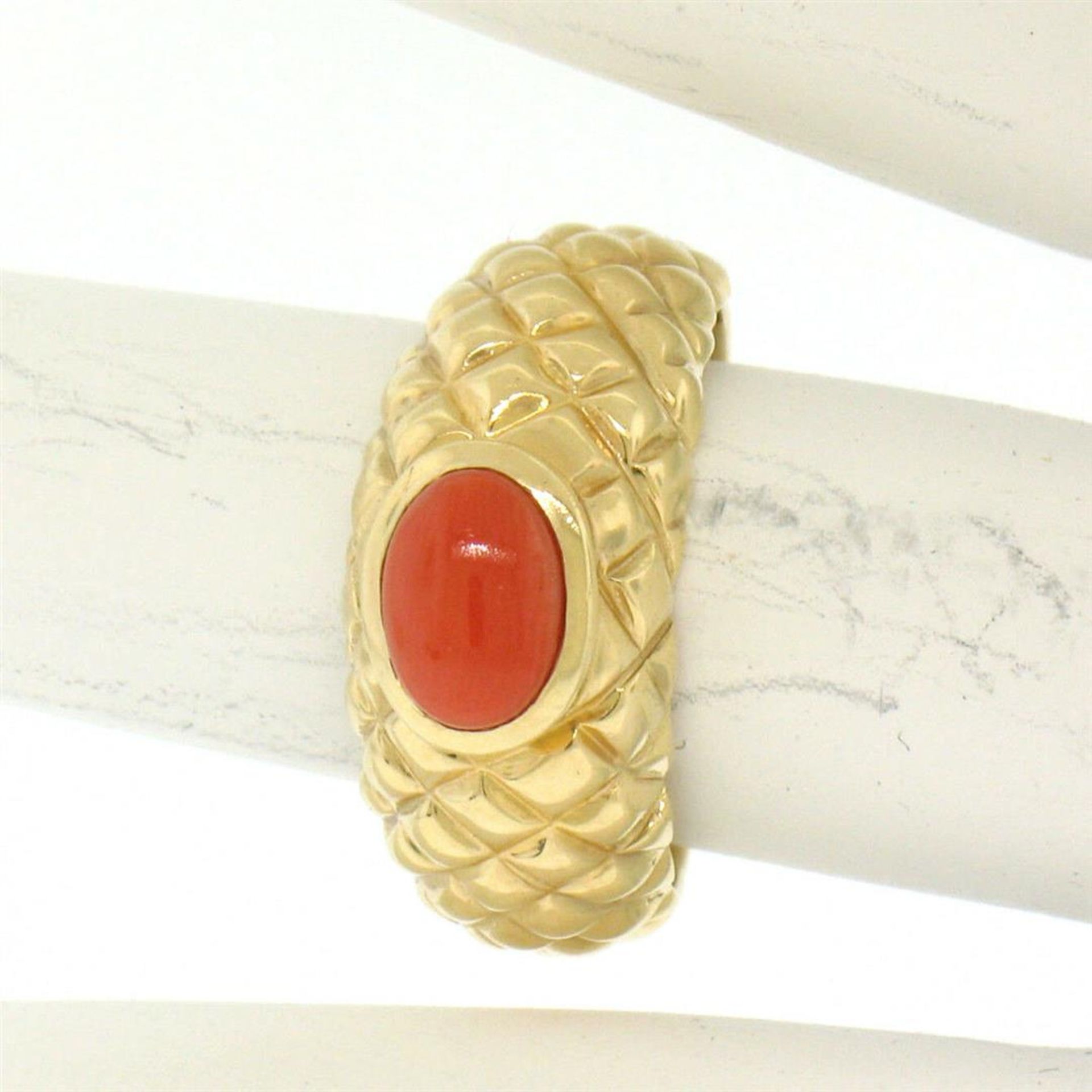 14k Yellow Gold Oval Cabochon Bezel Set Coral Domed Quilted Texture Ring - Image 8 of 8