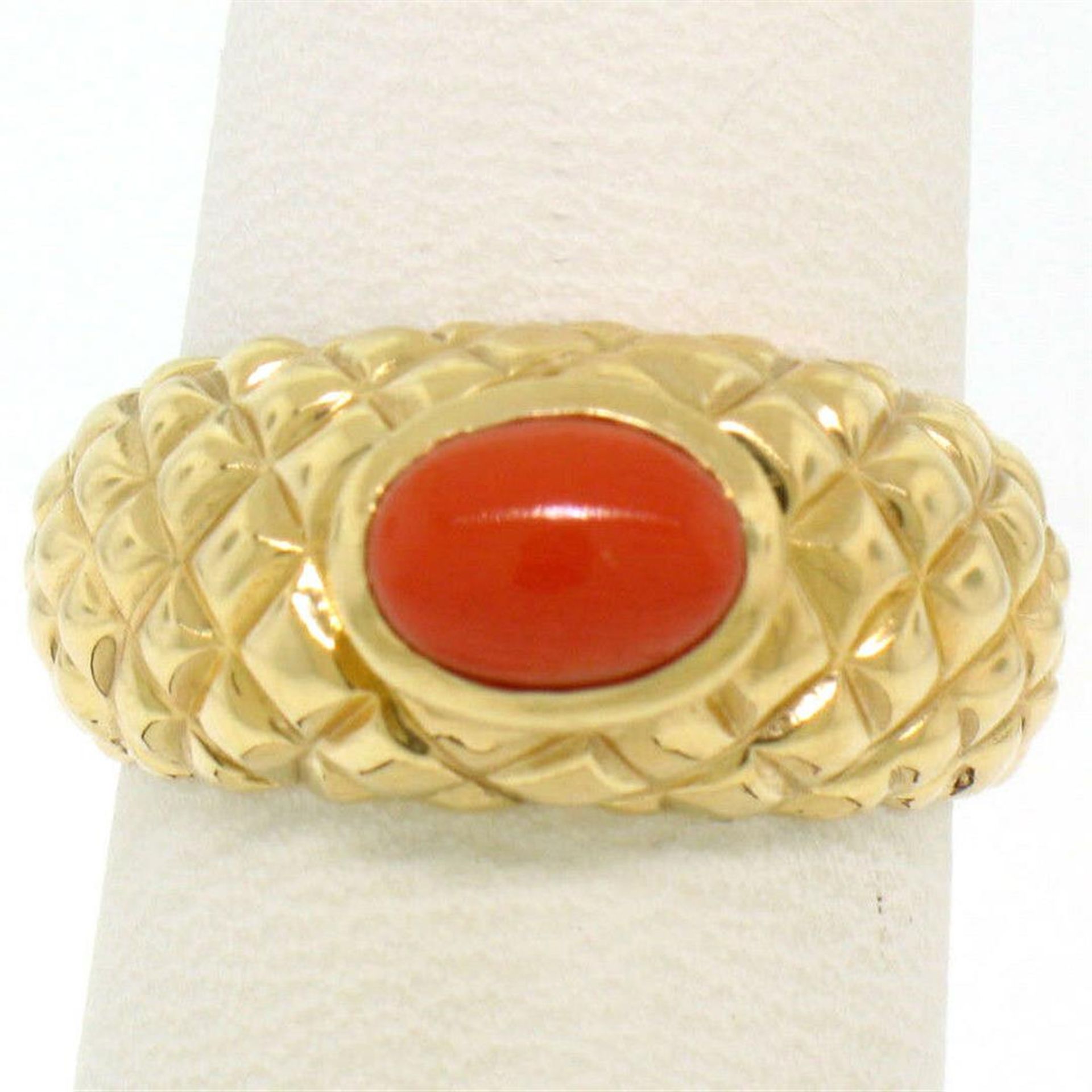 14k Yellow Gold Oval Cabochon Bezel Set Coral Domed Quilted Texture Ring - Image 5 of 8