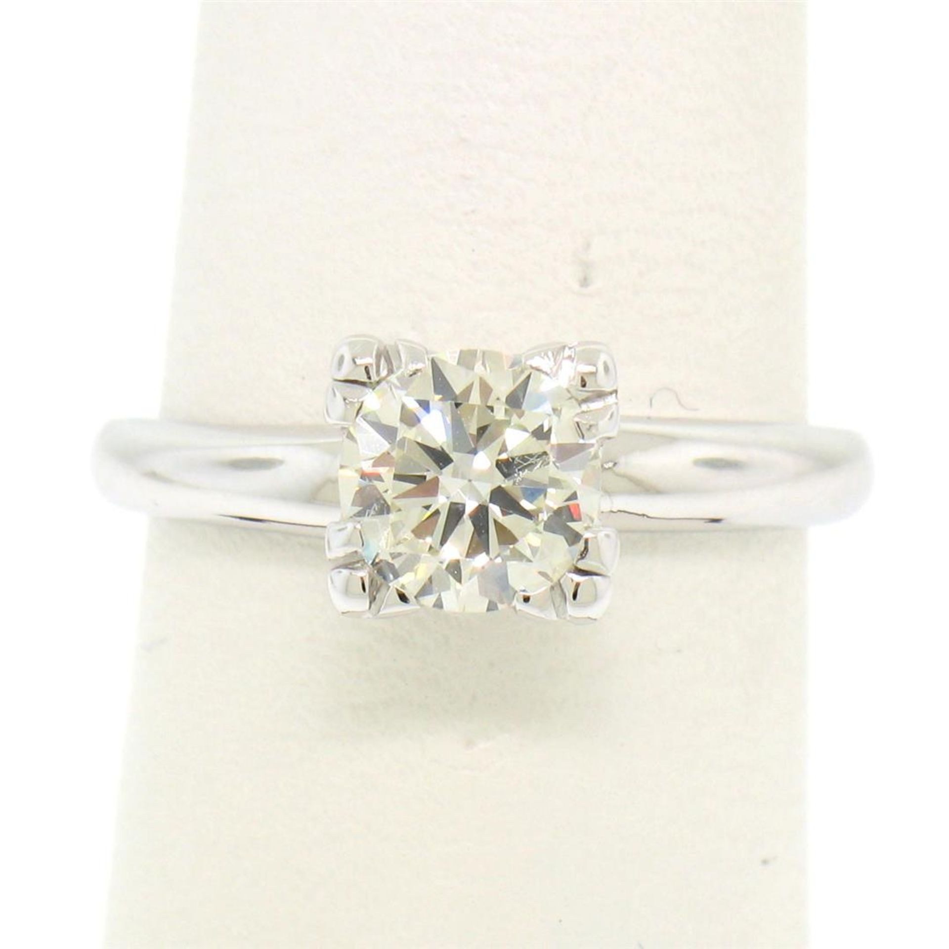 14k White Gold 0.83 ct I VVS2 Round Brilliant Cut Diamond Solitaire Ring