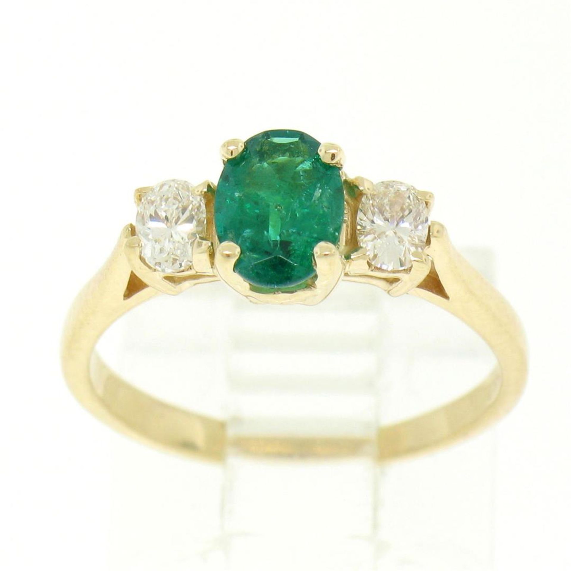 14k Solid Yellow Gold 1.03 ctw Three Stone Prong Set Oval Emerald & Diamonds Rin - Image 9 of 9
