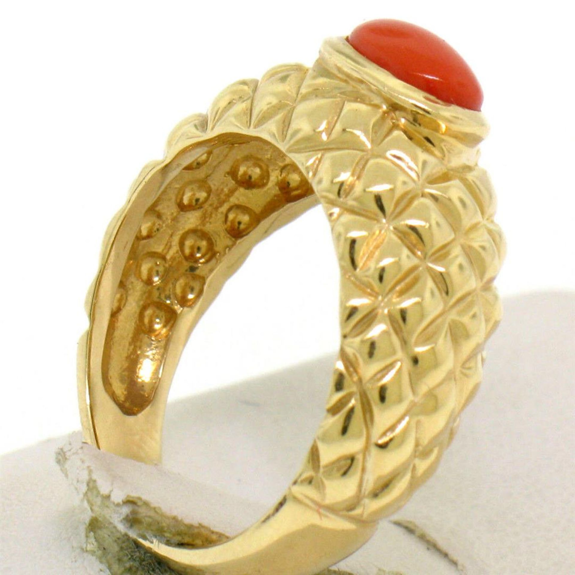 14k Yellow Gold Oval Cabochon Bezel Set Coral Domed Quilted Texture Ring - Image 6 of 8