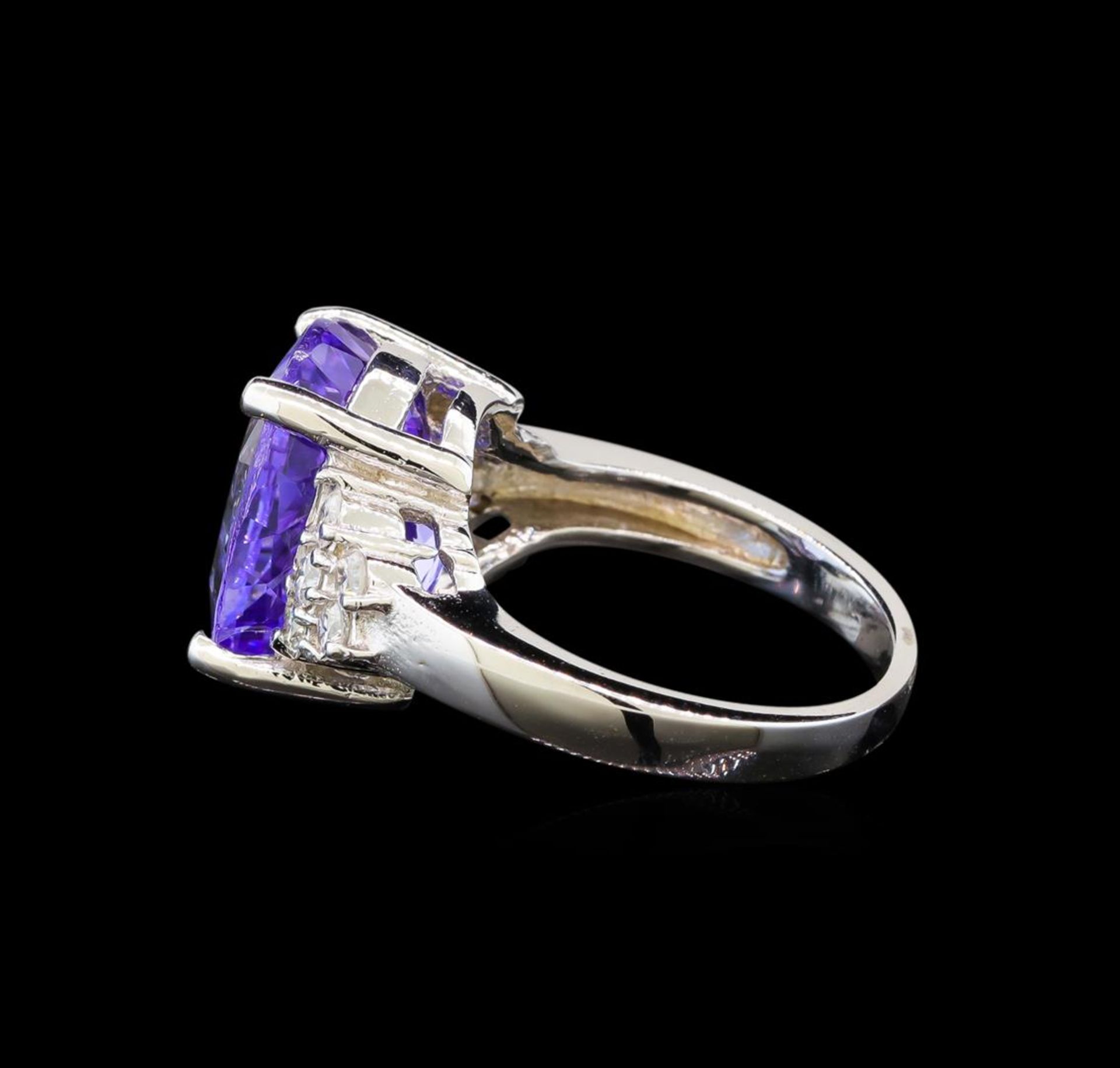 14KT White Gold 8.25 ctw Tanzanite and Diamond Ring - Image 3 of 5