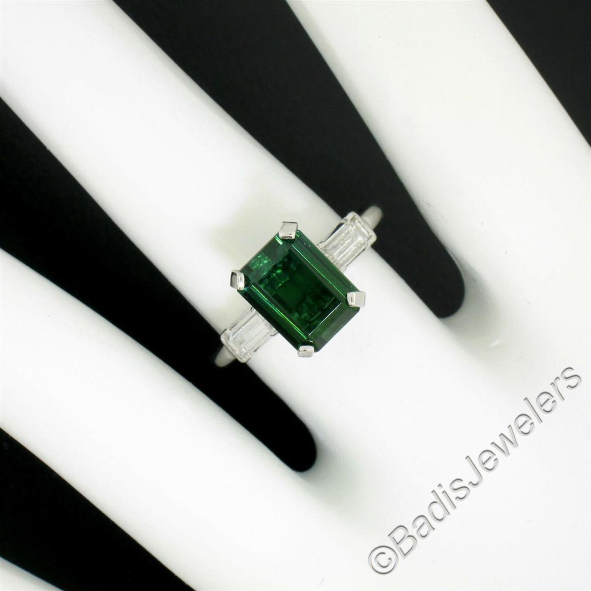 Vintage 18kt White Gold 2.62ctw Green Tourmaline Solitaire and Diamond Ring - Image 3 of 8