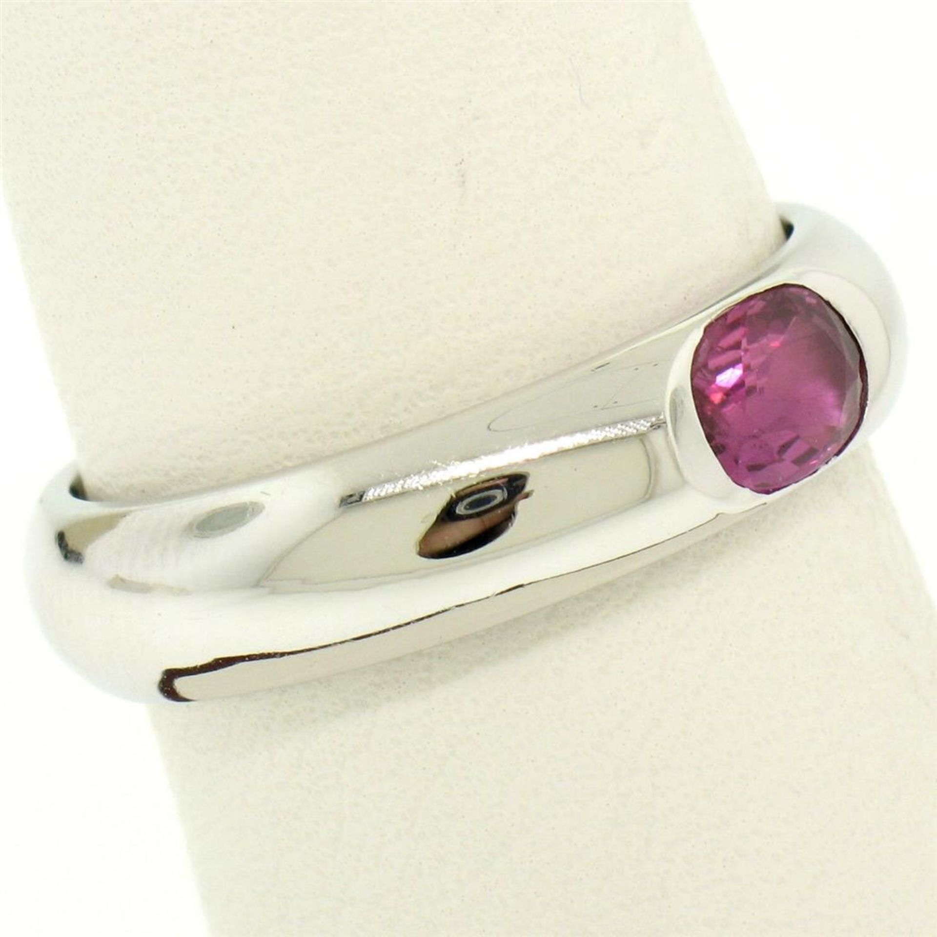 14K White Gold 0.62ct Oval Burnish Set Light Burgundy Ruby Solitaire Band Ring - Image 4 of 8