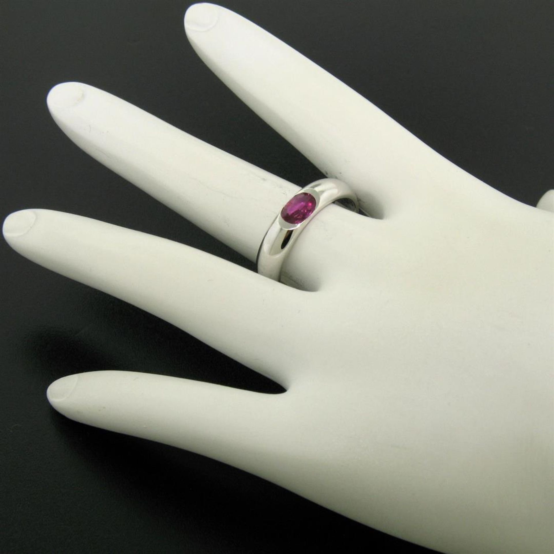 14K White Gold 0.62ct Oval Burnish Set Light Burgundy Ruby Solitaire Band Ring - Image 7 of 8