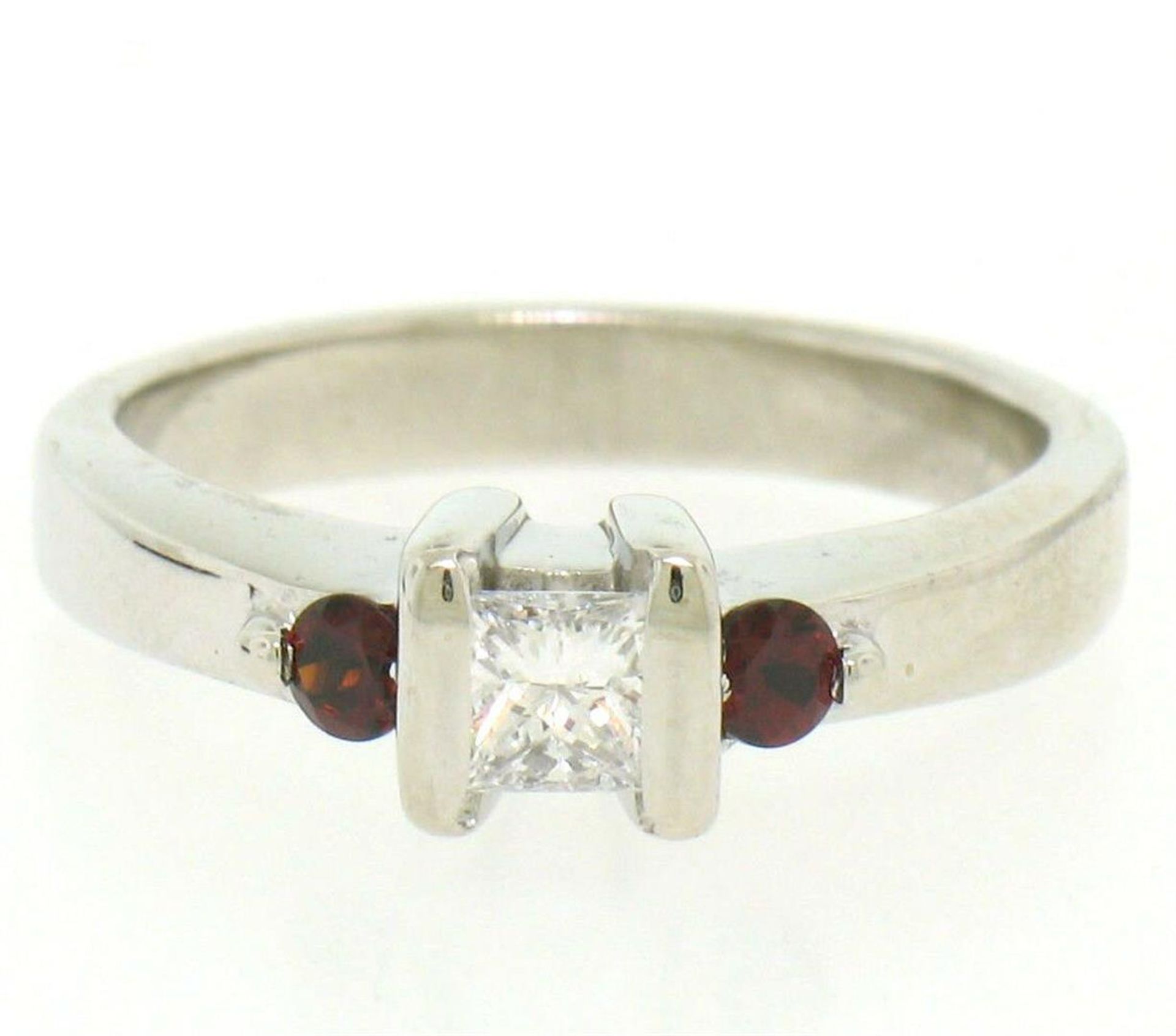 14kt White Gold 0.41ctw Princess Diamond and Garnet Engagement Ring - Image 2 of 5