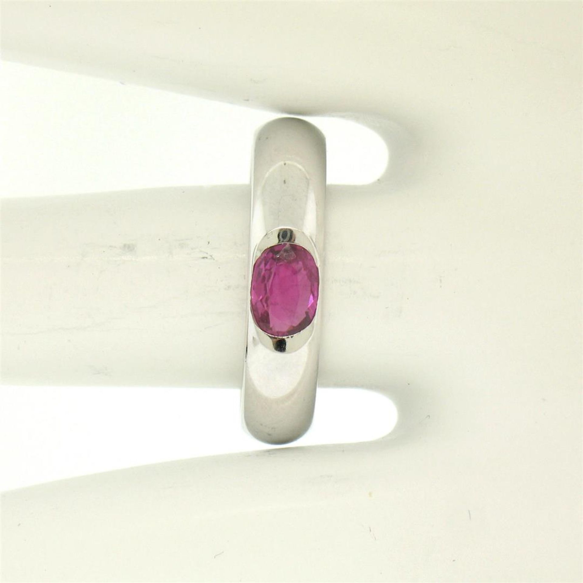 14K White Gold 0.62ct Oval Burnish Set Light Burgundy Ruby Solitaire Band Ring - Image 8 of 8