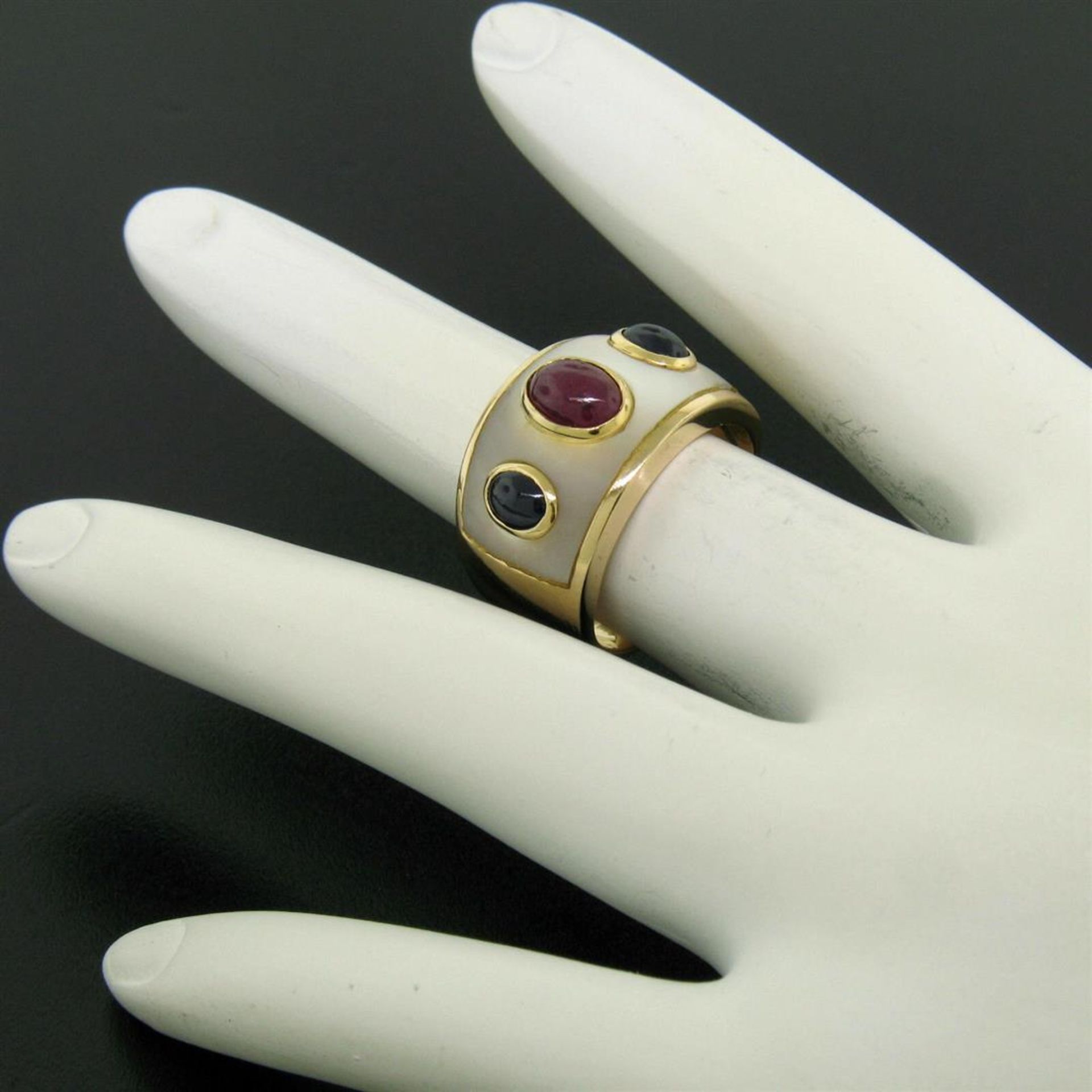 Wide 14K Yellow Gold 1.44ctw FINE Cabochon Ruby Sapphire & Mother of Pearl Ring - Image 6 of 7