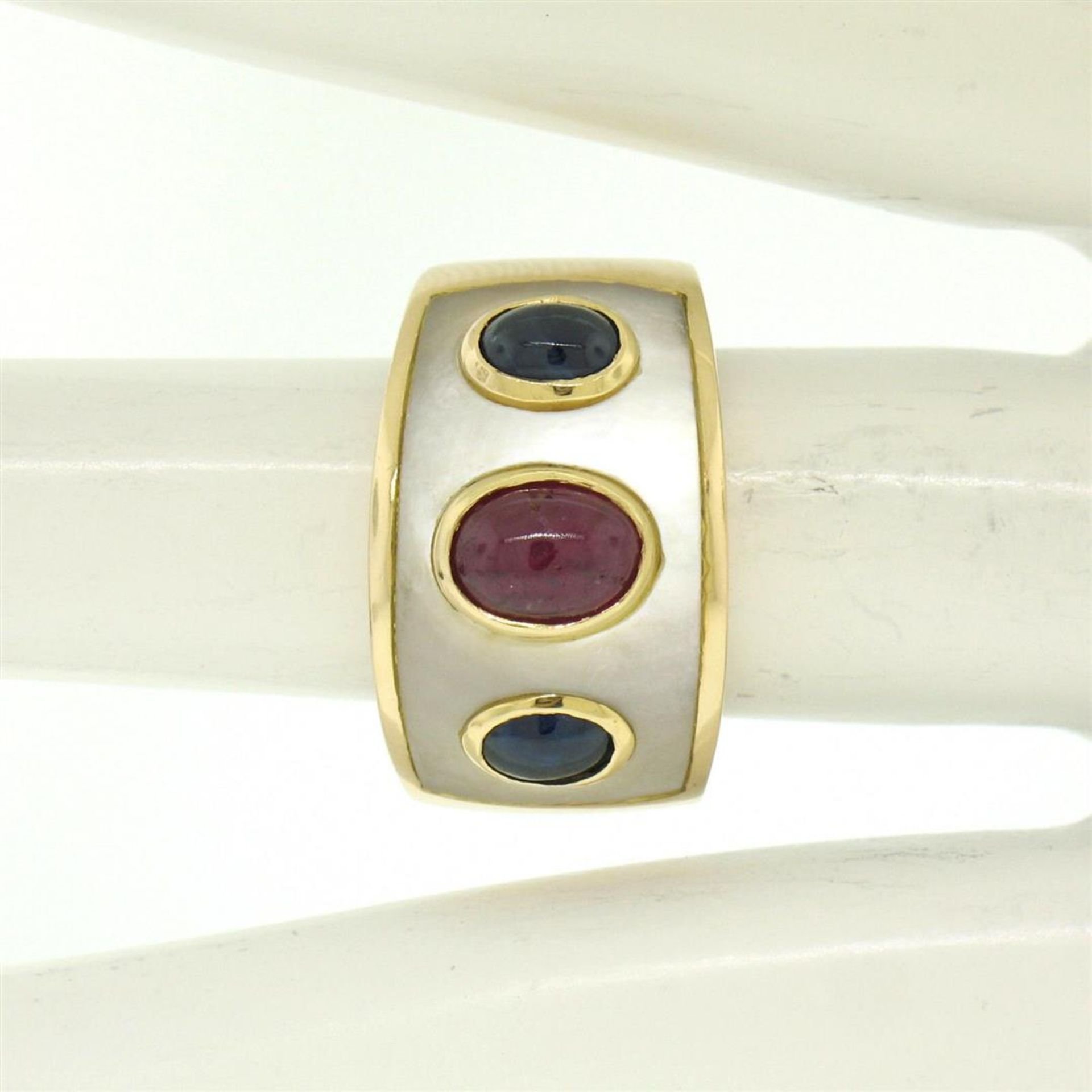 Wide 14K Yellow Gold 1.44ctw FINE Cabochon Ruby Sapphire & Mother of Pearl Ring - Image 7 of 7