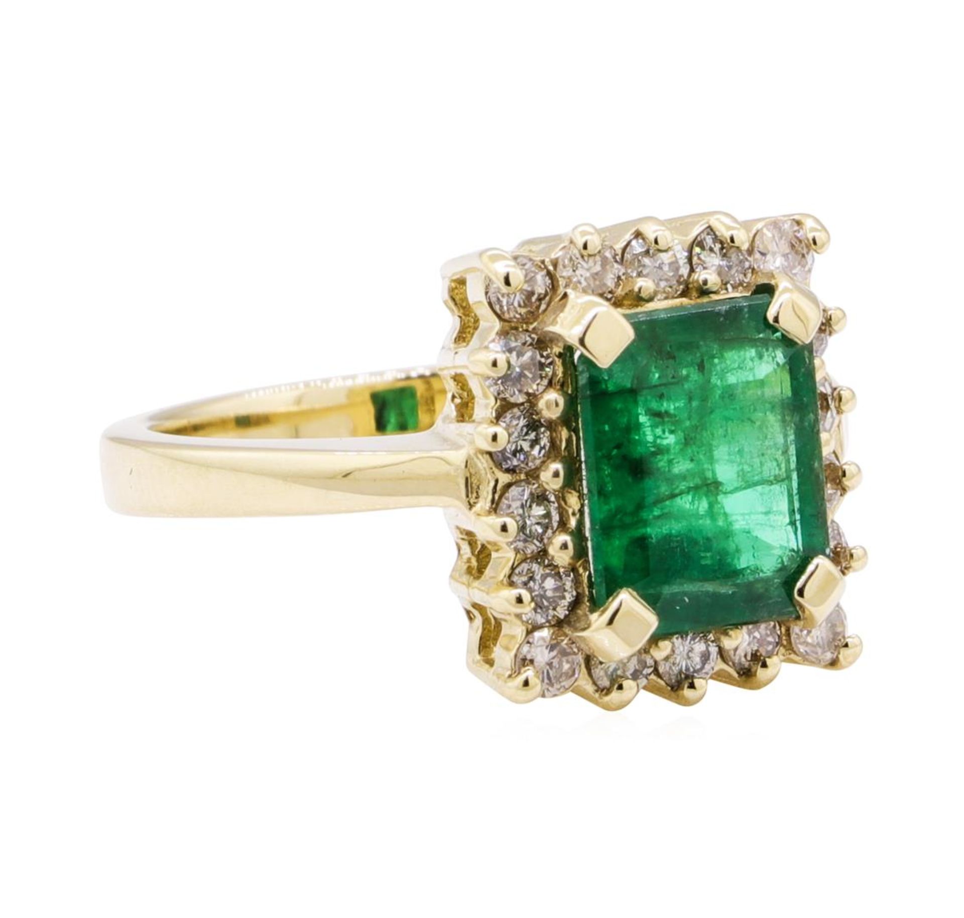 2.90ctw Emerald and Diamond Ring - 14KT Yellow Gold