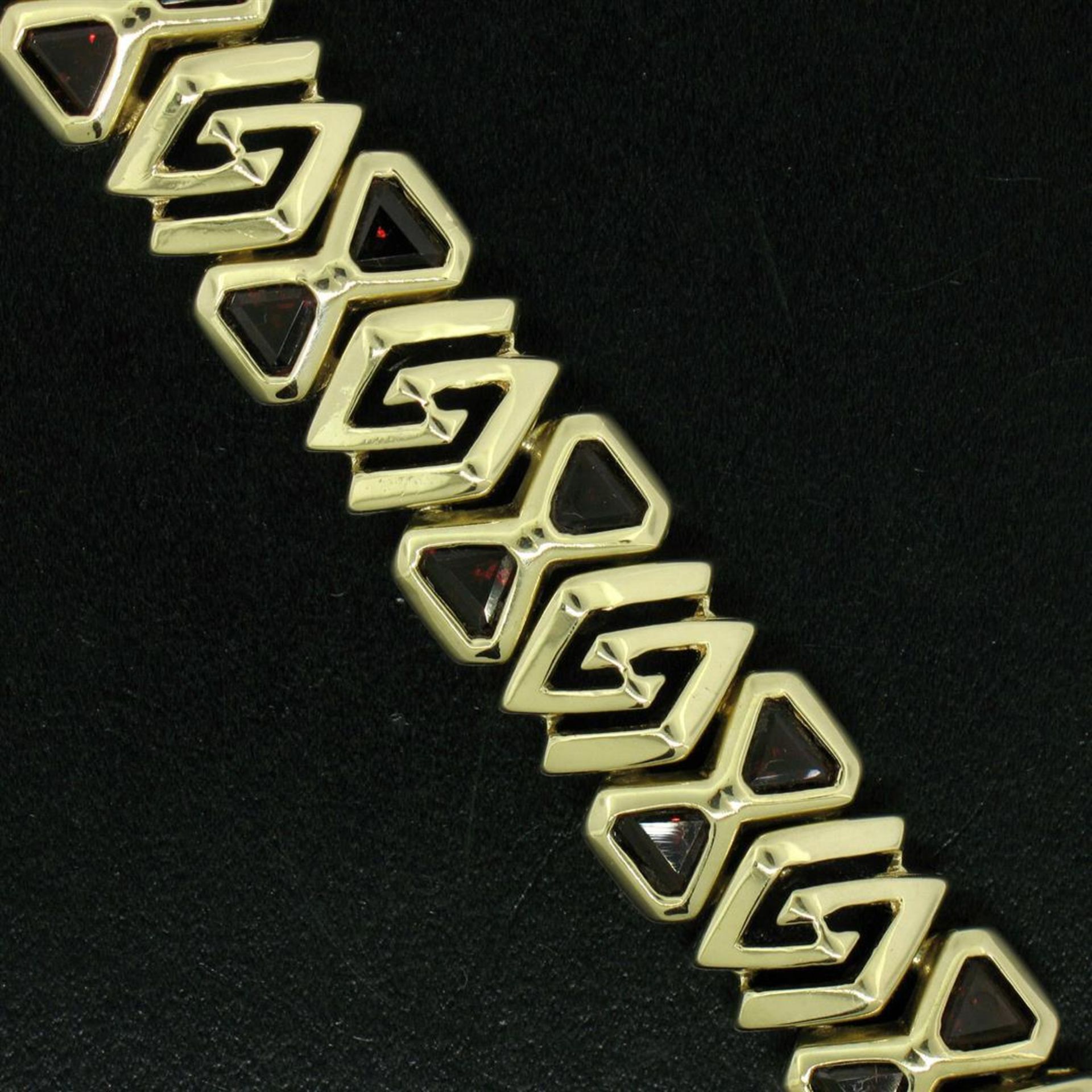 Vintage 14kt Yellow Gold 3.12ctw Trillion Garnet Wide Tennis Bracelet - Image 6 of 9
