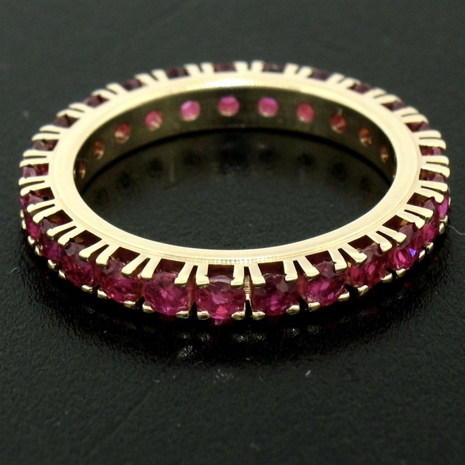 14K Yellow Gold 2.75ctw 25 Prong Set Blood Red Ruby Eternity Band Ring - Image 2 of 7