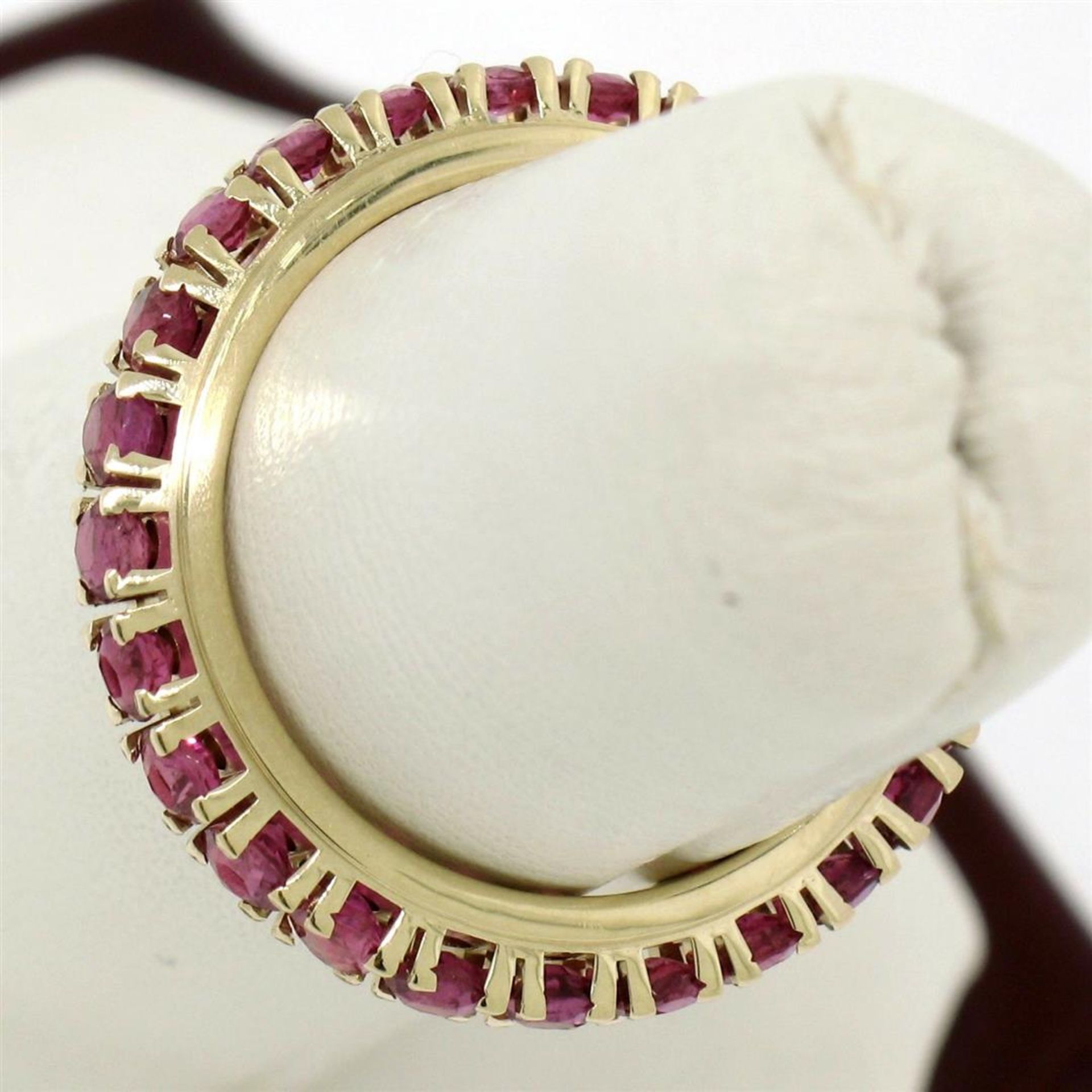 14K Yellow Gold 2.75ctw 25 Prong Set Blood Red Ruby Eternity Band Ring - Image 7 of 7