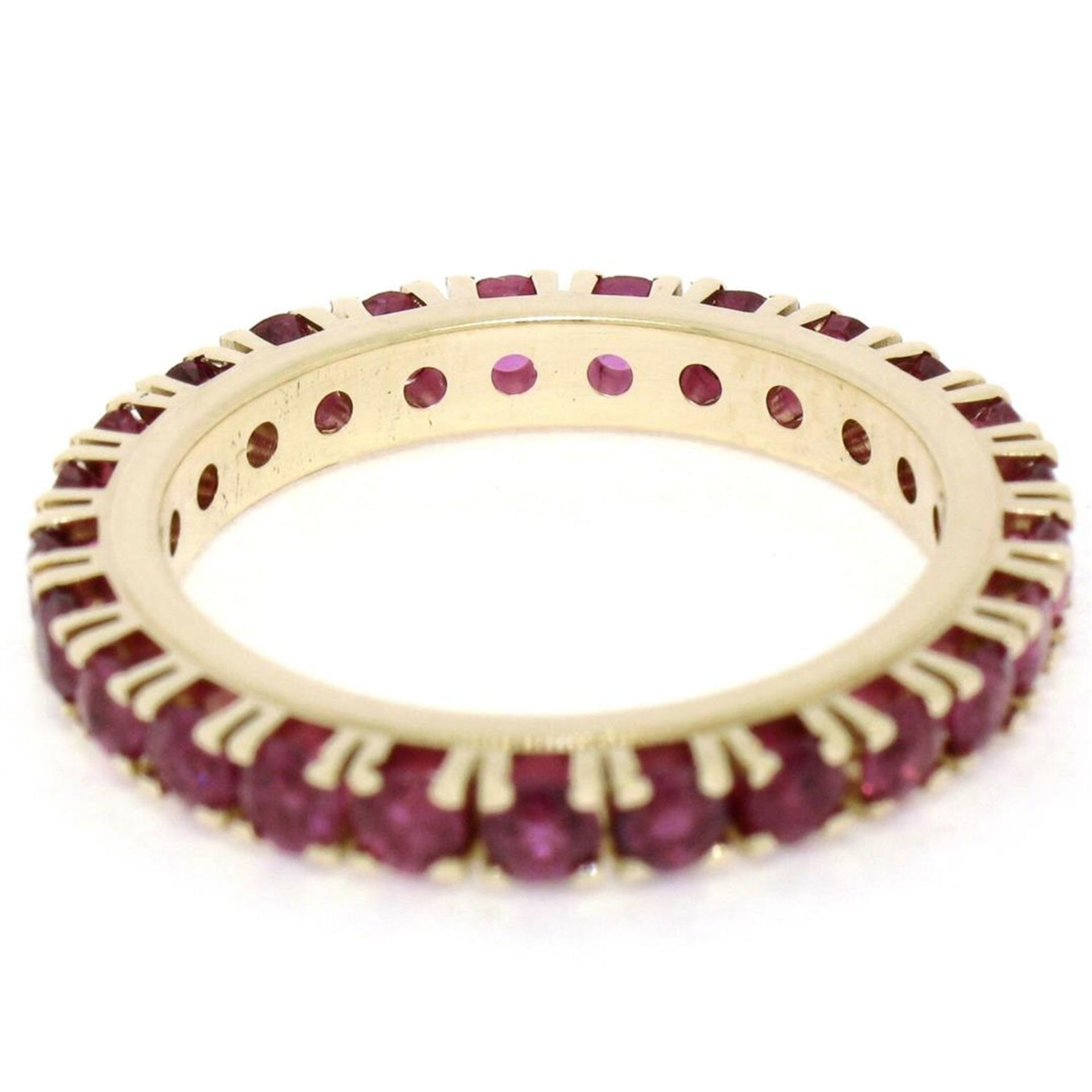 14K Yellow Gold 2.75ctw 25 Prong Set Blood Red Ruby Eternity Band Ring - Image 6 of 7