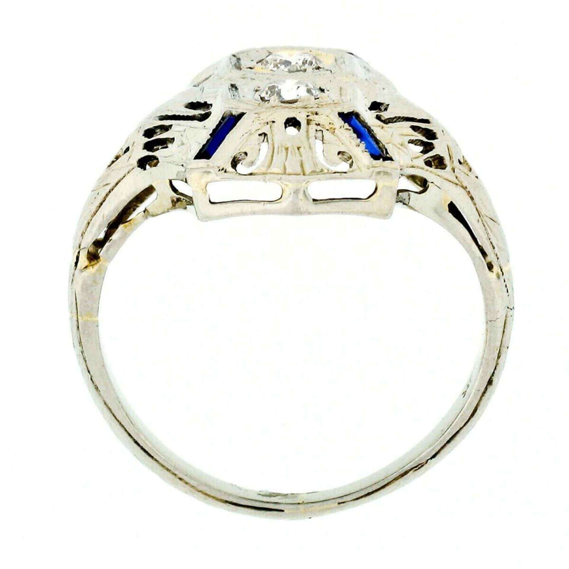 Art Deco 18kt White Gold Euro Cut Diamond & Sapphire Filigree Dinner Ring - Image 6 of 9