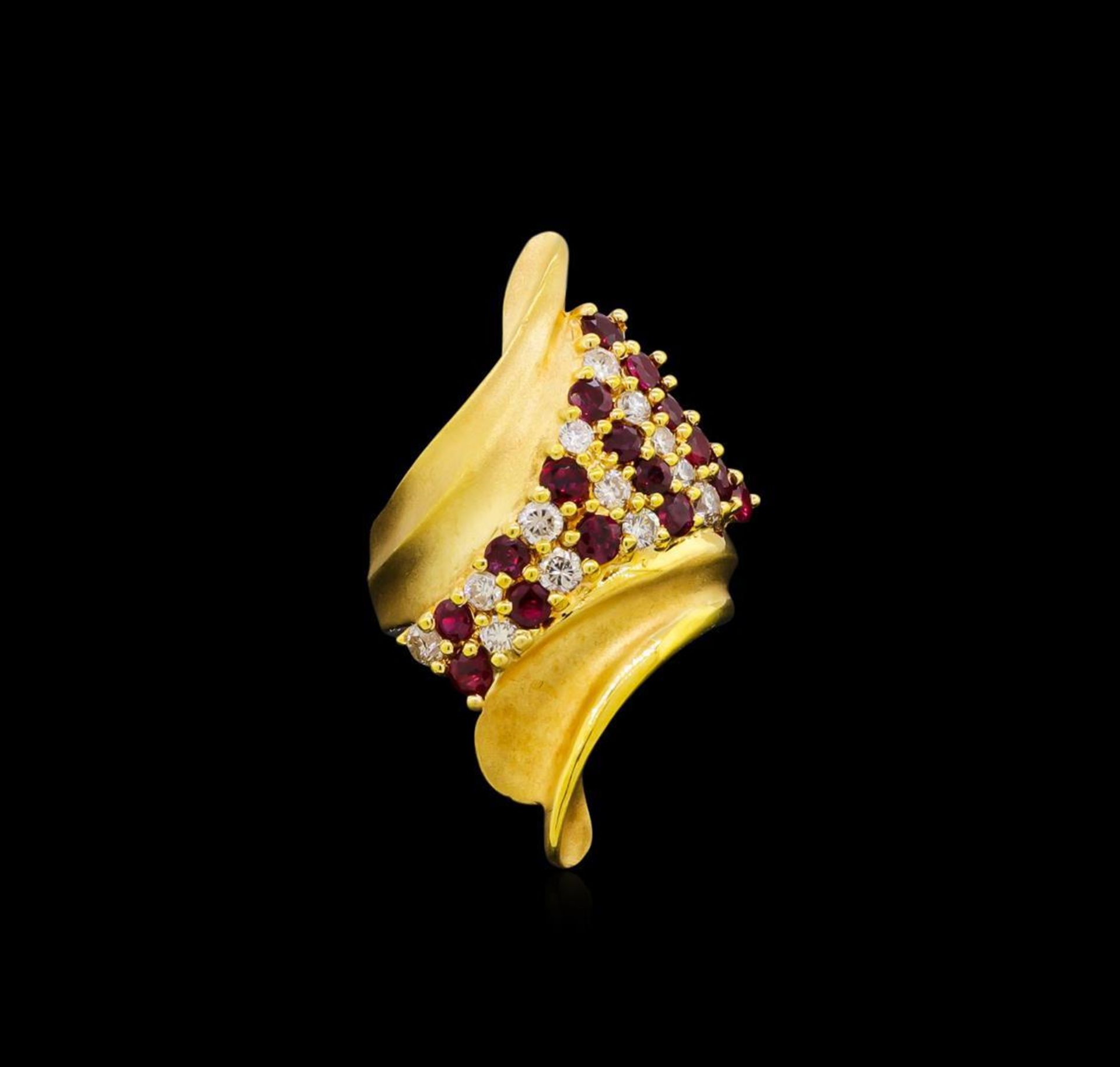 1.59ctw Ruby and Diamond Ring - 18KT Yellow Gold - Image 2 of 4