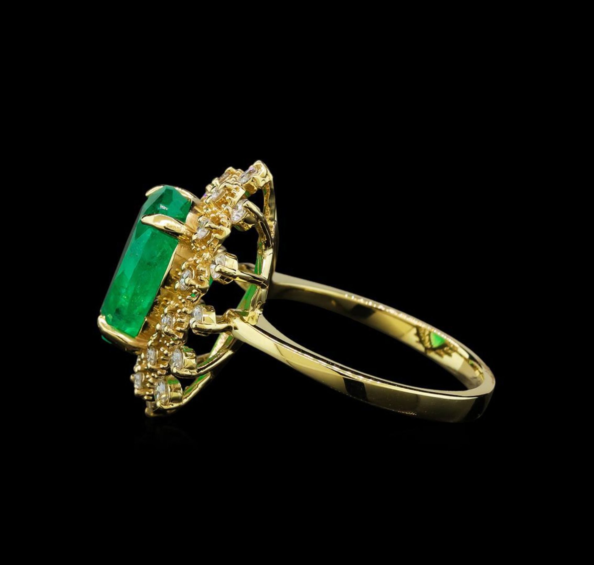 3.65 ctw Emerald and Diamond Ring - 14KT Yellow Gold - Image 3 of 5