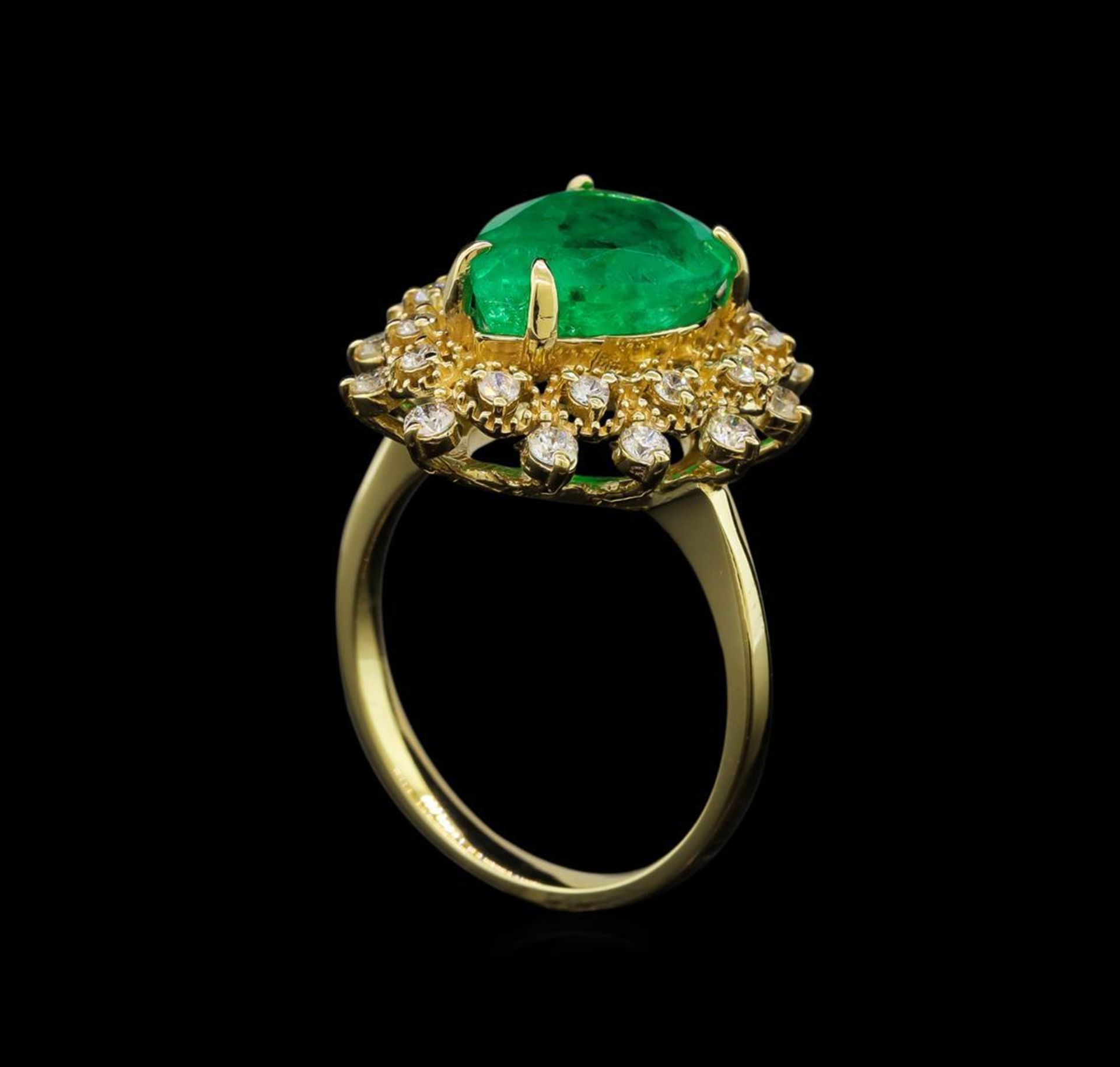3.65 ctw Emerald and Diamond Ring - 14KT Yellow Gold - Image 4 of 5