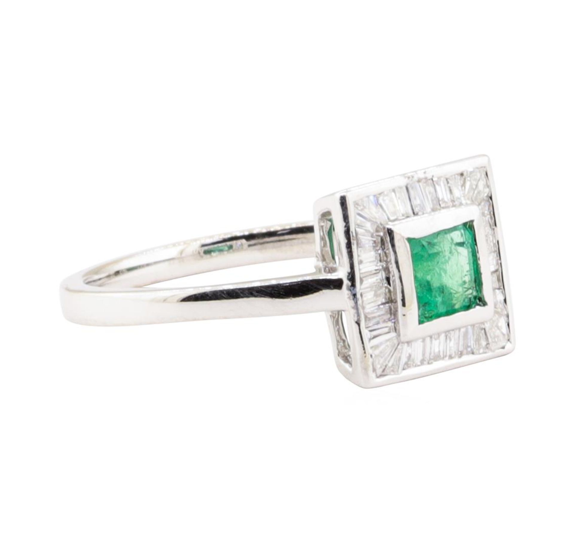 0.41ct Emerald and Diamond Ring - 18KT White Gold - Image 2 of 5