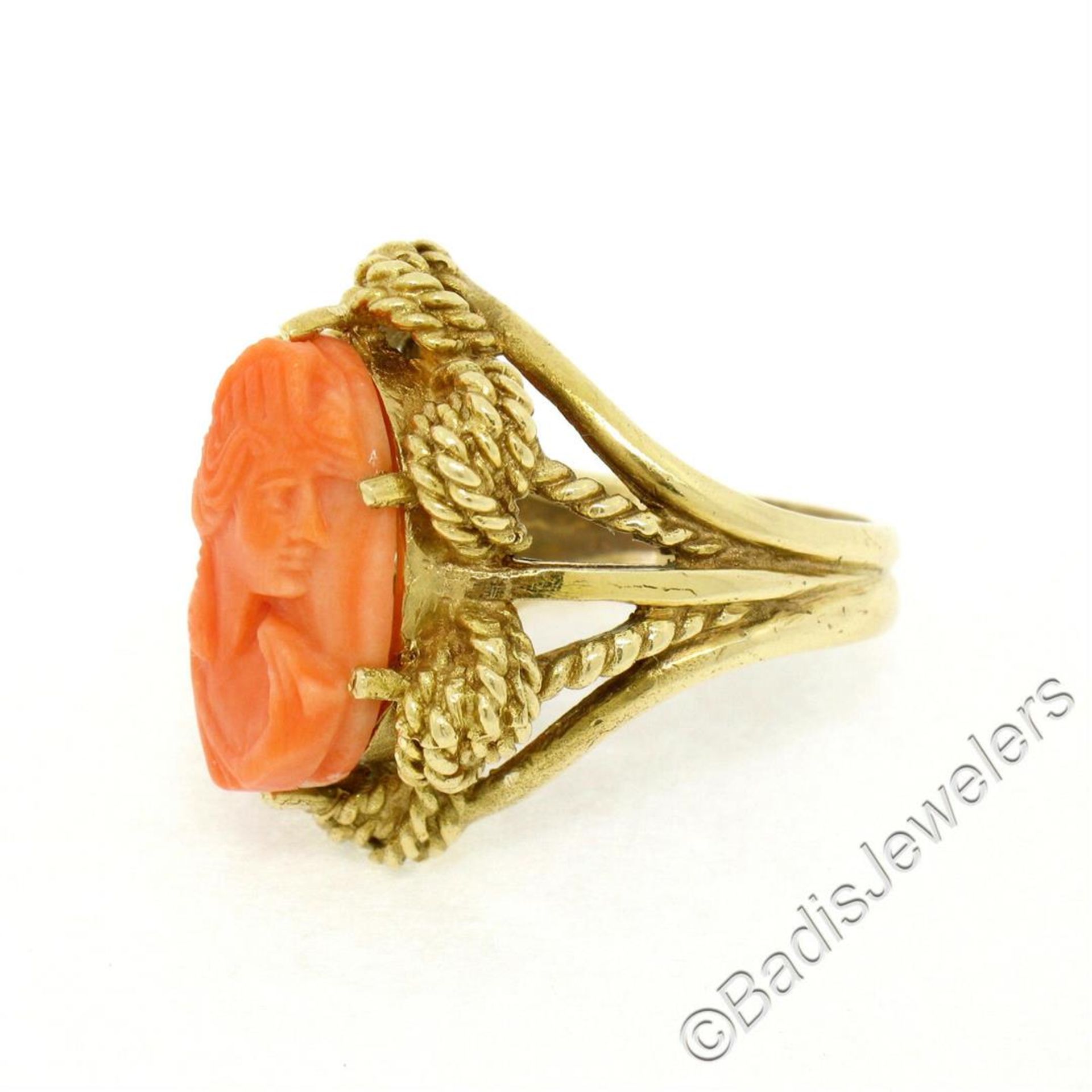 Vintage 14kt Yellow Gold Carved Coral Cameo Solitaire Ring - Image 5 of 7