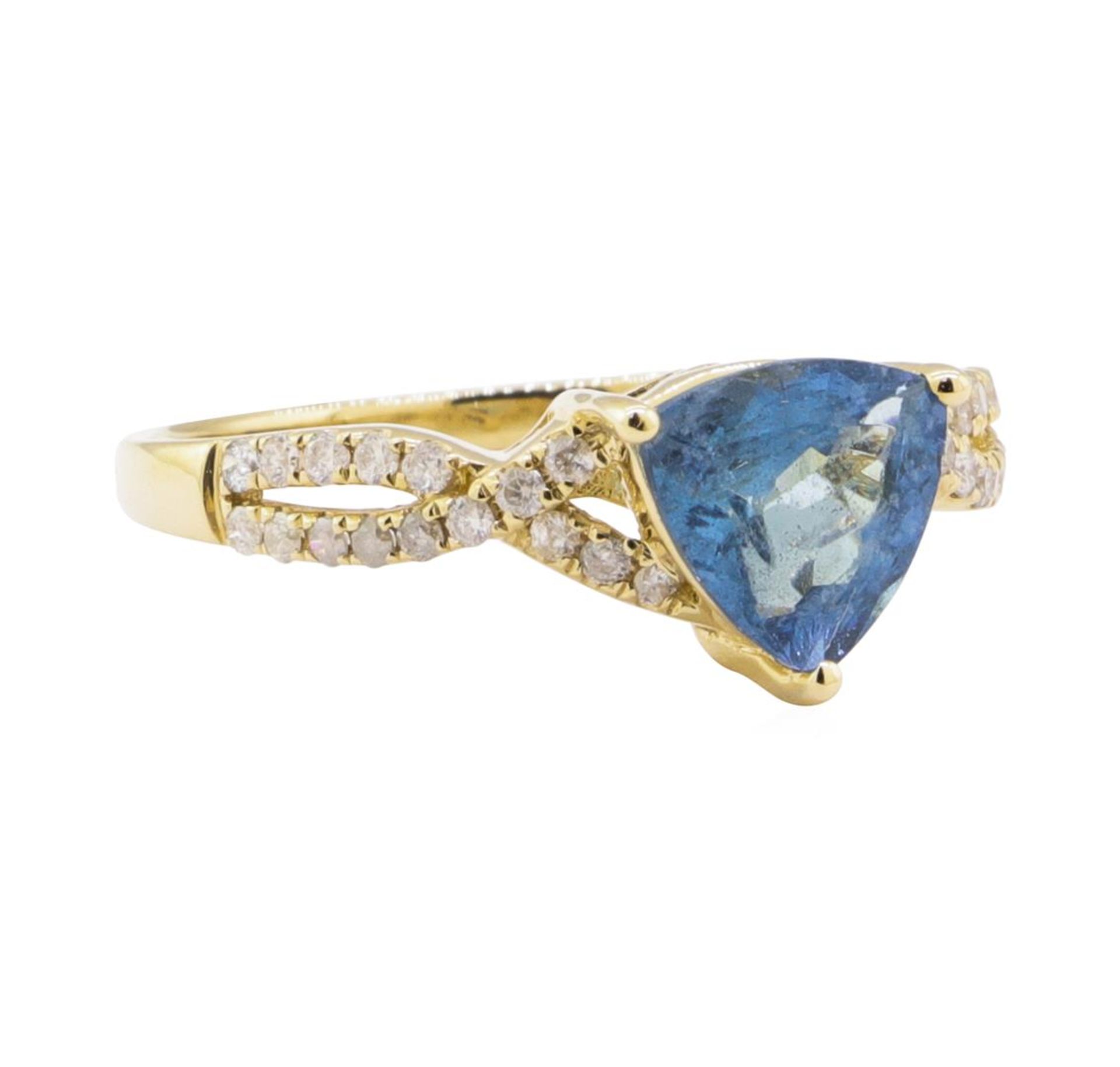 1.23ct Aquamarine and Diamond Ring - 14KT Yellow Gold