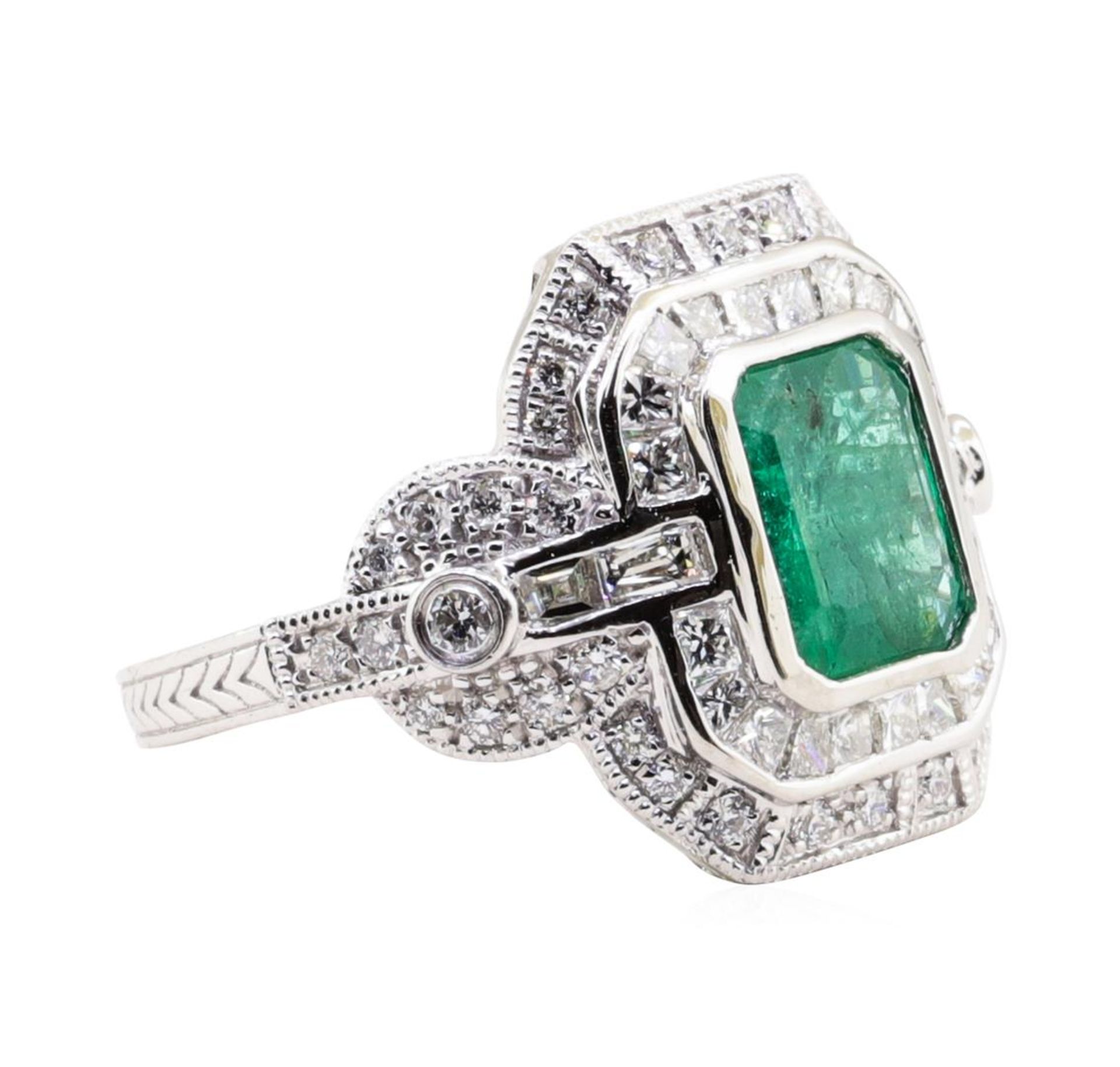 1.94ct Emerald and Diamond Ring - Platinum - Image 2 of 5