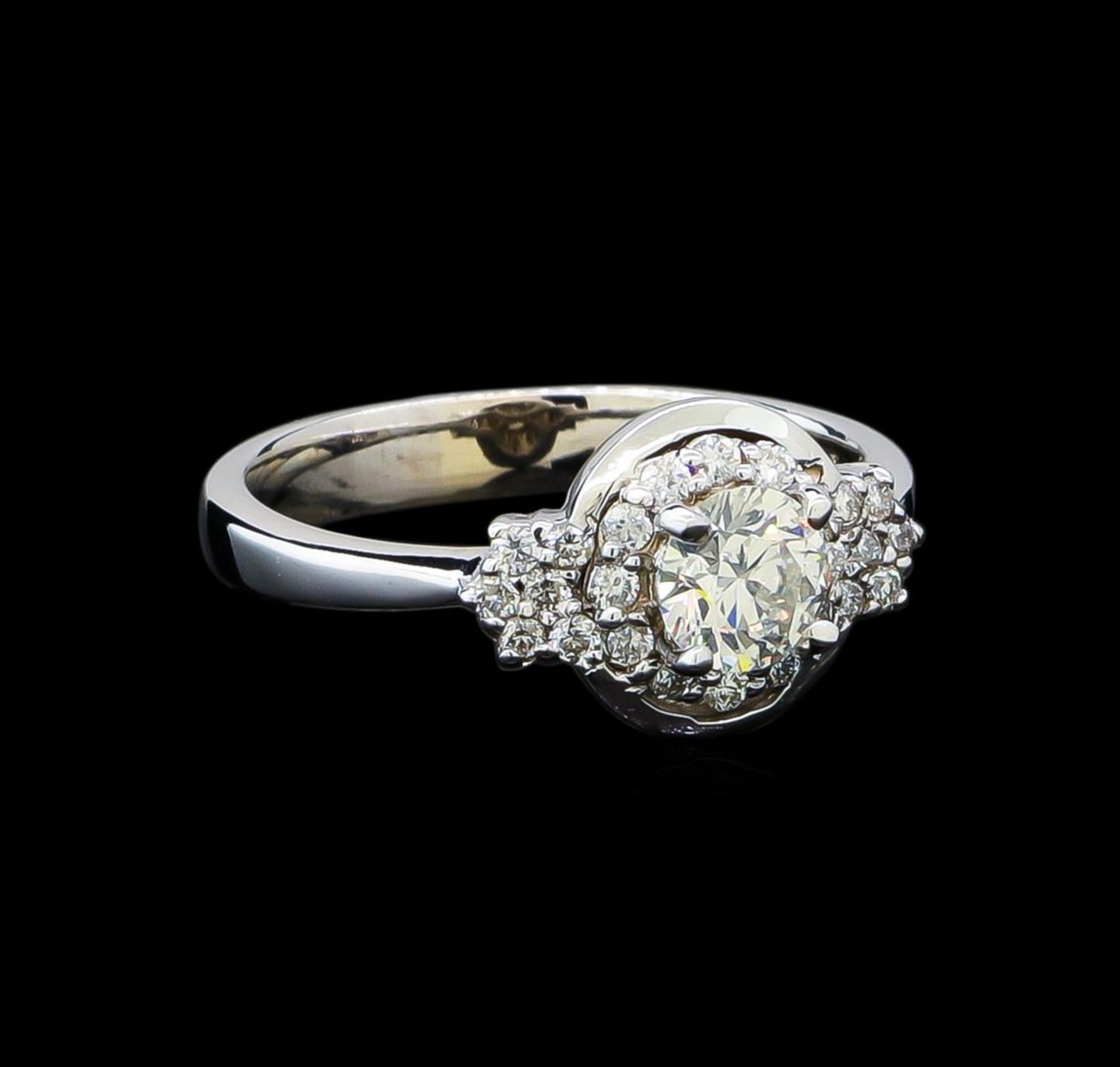 0.77ctw Diamond Ring - 14KT White Gold