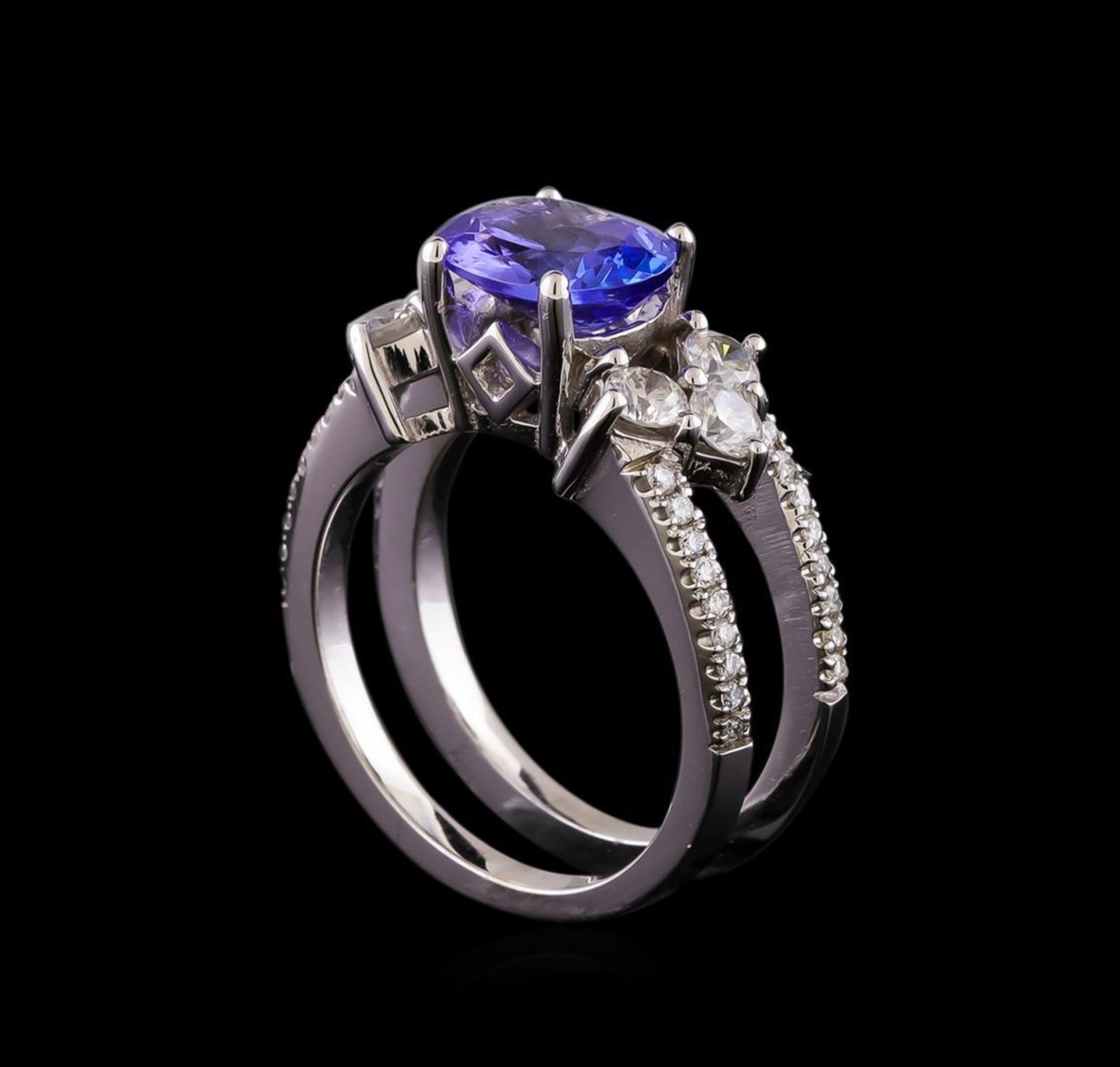 1.98ct Tanzanite and Diamond Ring - 14KT White Gold - Image 4 of 5