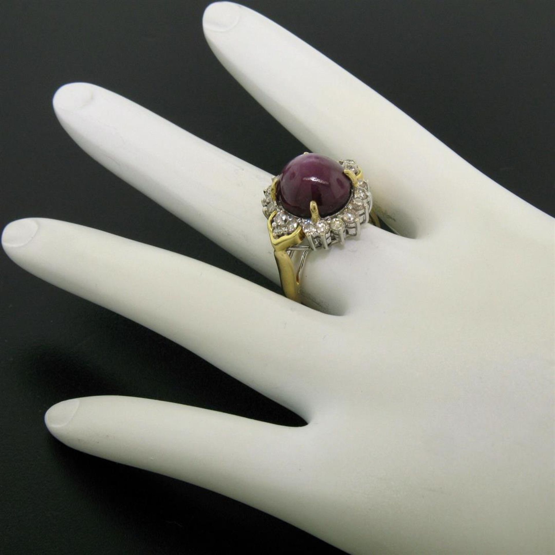 14K Two Tone Gold 11.60ctw Cabochon Star Ruby & Champagne Diamond Cocktail Ring - Image 6 of 9