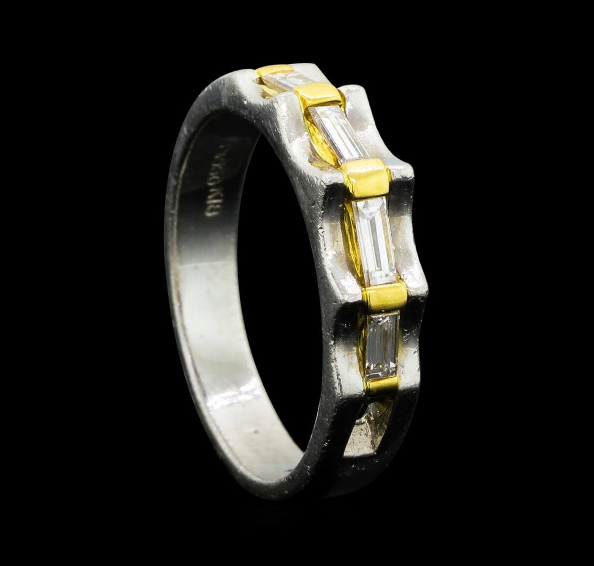 0.20 ctw Diamond Ring - Platinum and 18KT Yellow Gold - Image 4 of 4