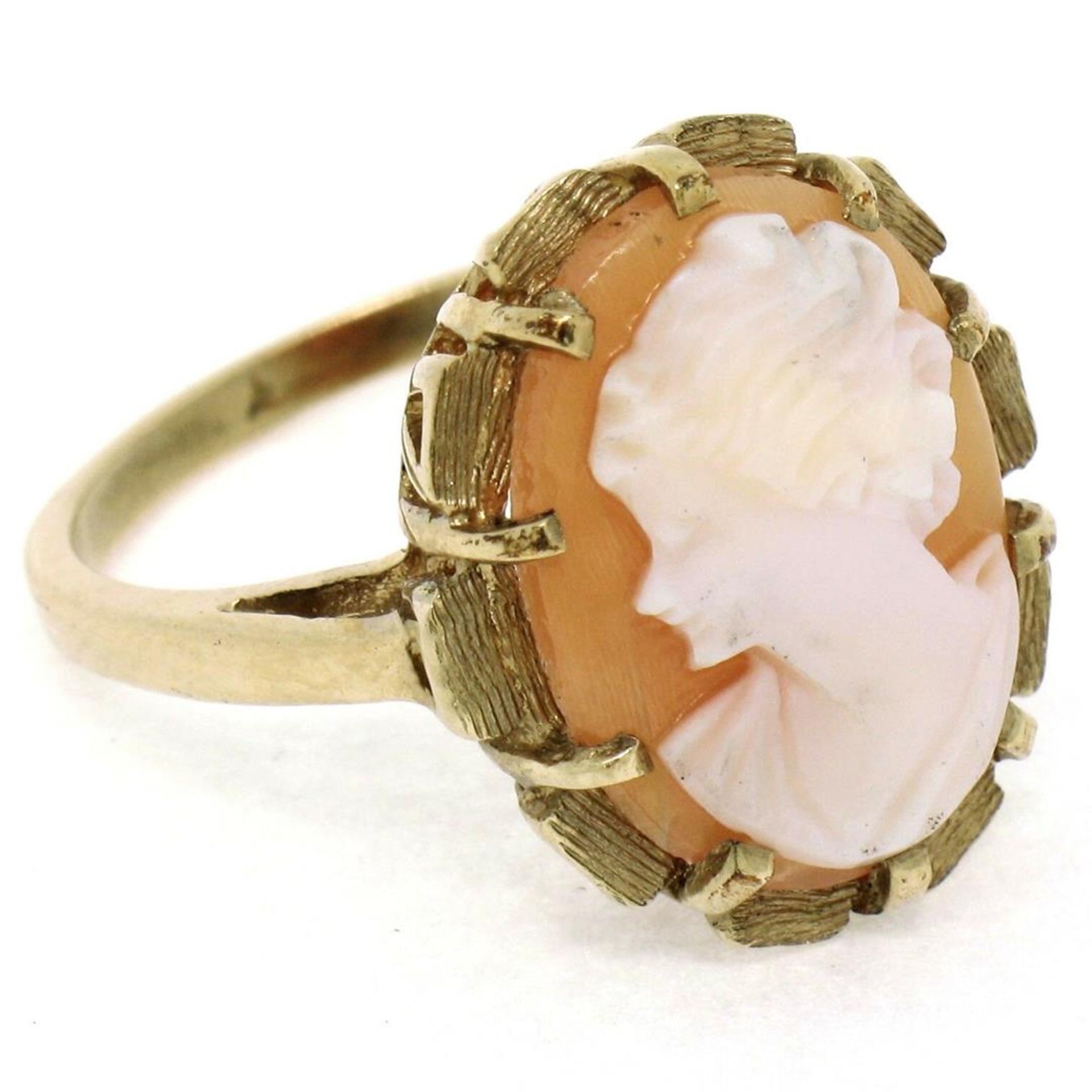 Vintage 14k Yellow Gold Oval Carved Shell Cameo Ring w/ Brushed Finish Frame - Image 7 of 8