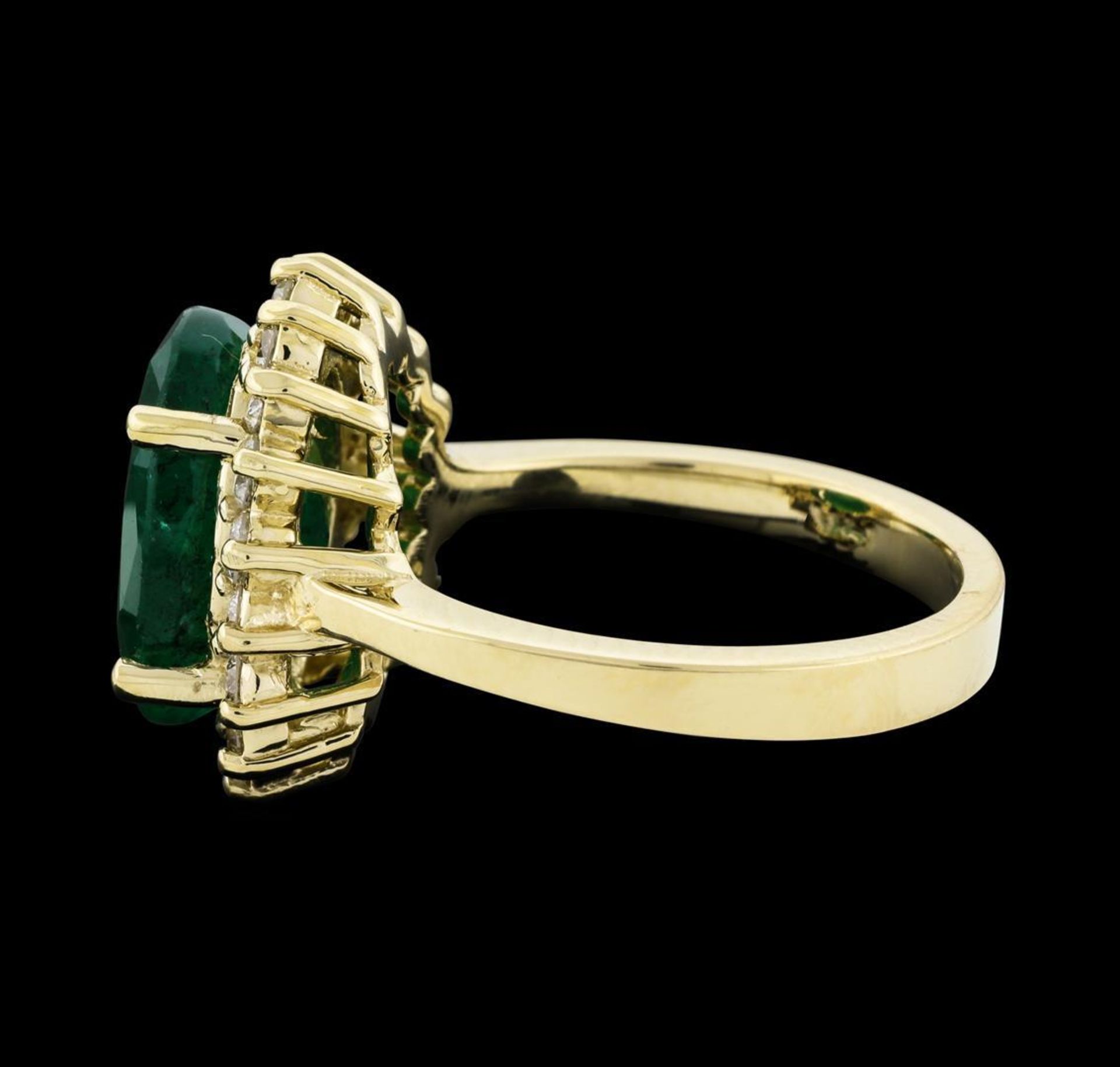 4.41 ctw Emerald and Diamond Ring - 14KT Yellow Gold - Image 3 of 5