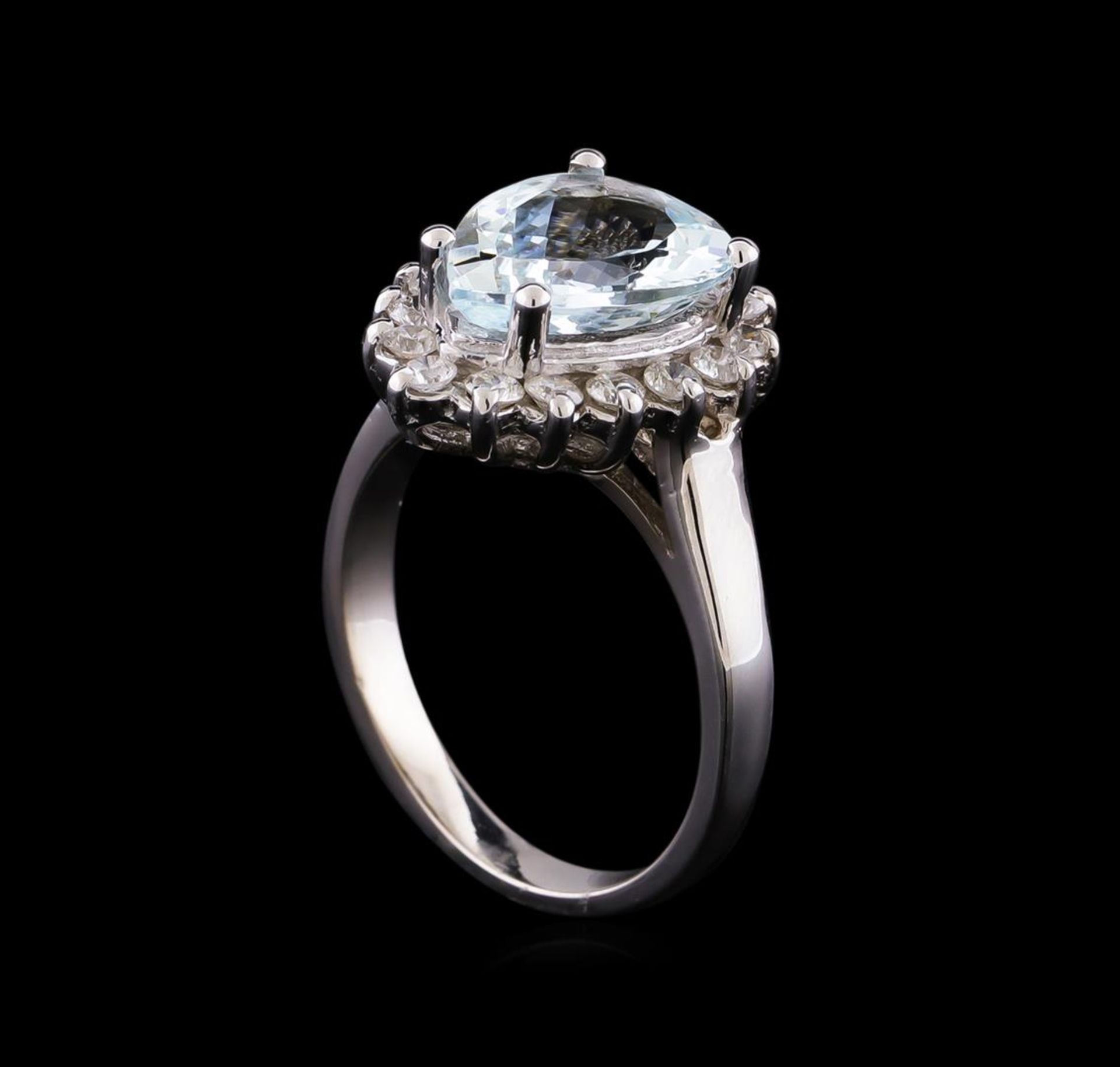 2.52 ctw Aquamarine and Diamond Ring - 14KT White Gold - Image 4 of 4