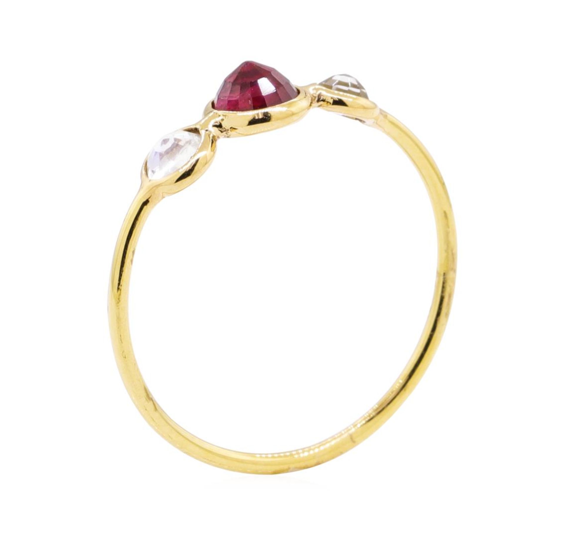 1.20ctw Ruby and Moonstone Ring - 18KT Yellow Gold - Image 4 of 4