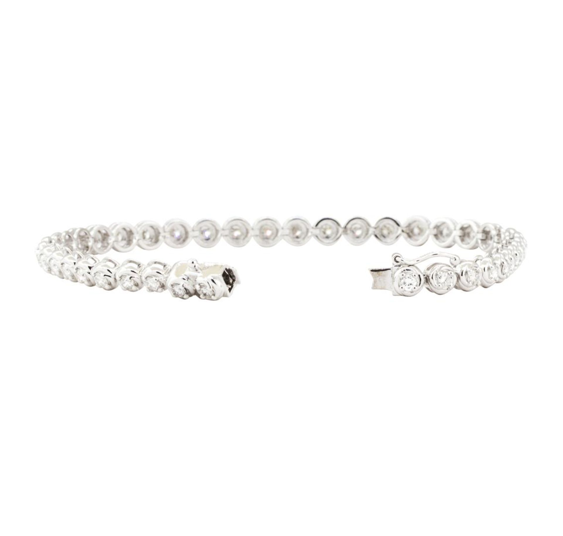 3.20 ctw Round Brilliant Cut Diamond Tennis Bracelet - 14KT White Gold - Image 3 of 4