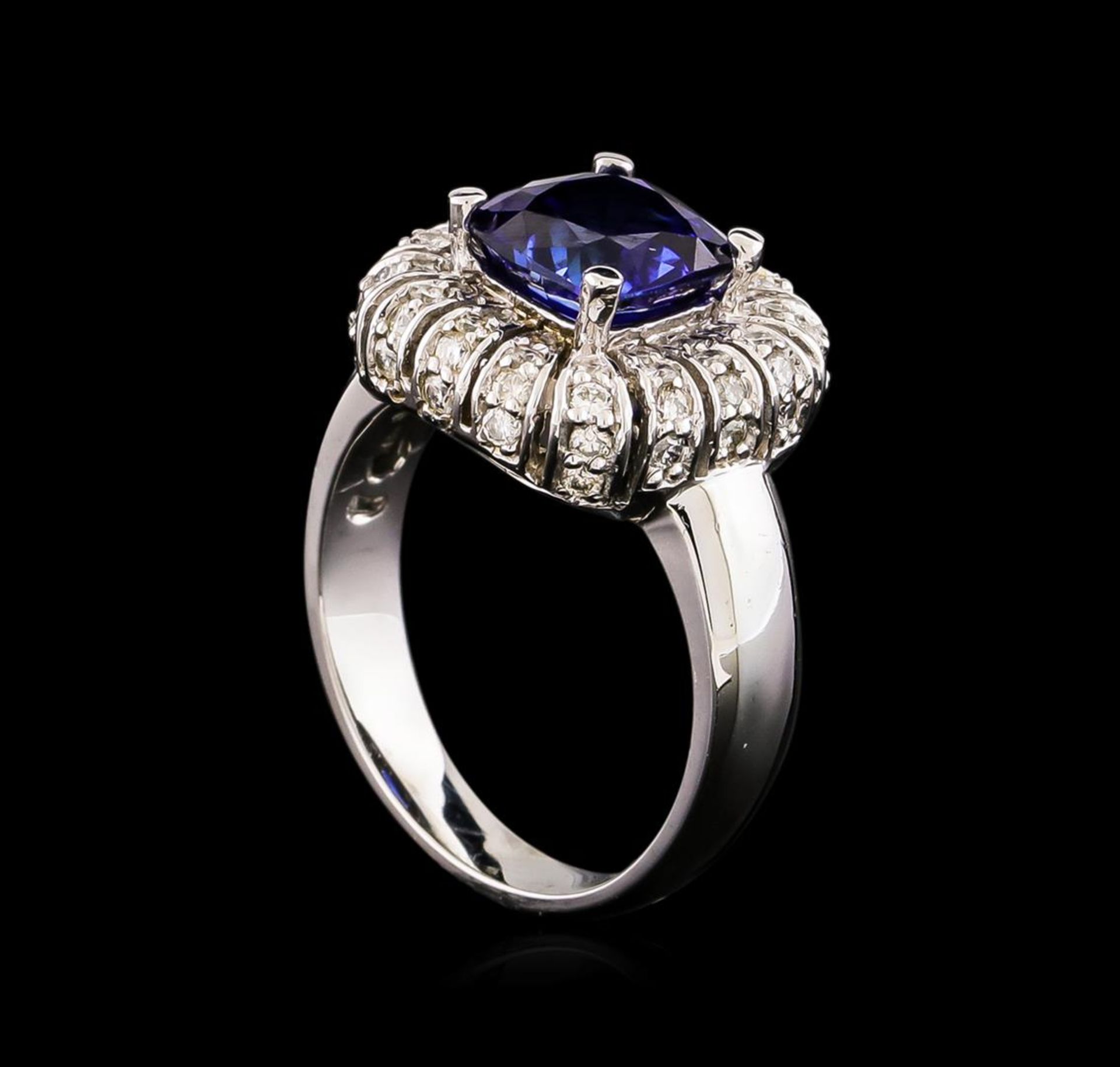 14KT White Gold 2.25 ctw Tanzanite and Diamond Ring - Image 4 of 5