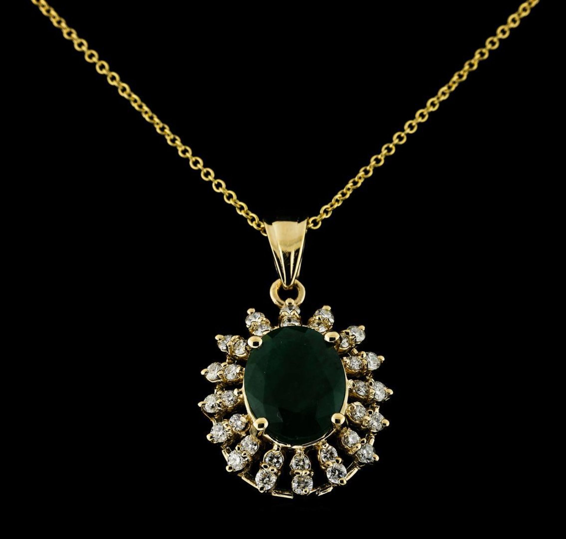 3.20 ctw Emerald and Diamond Pendant With Chain - 14KT Yellow Gold - Image 2 of 3