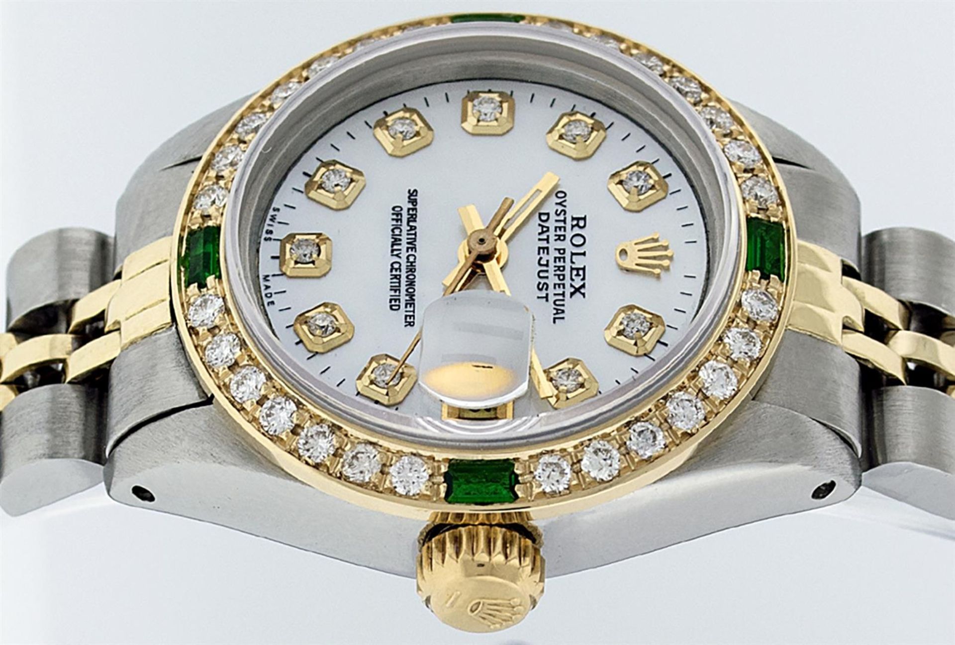 Rolex Ladies 2T White Diamond & Emerald Oyster Perpetual Datejust Wristwatch - Image 4 of 9