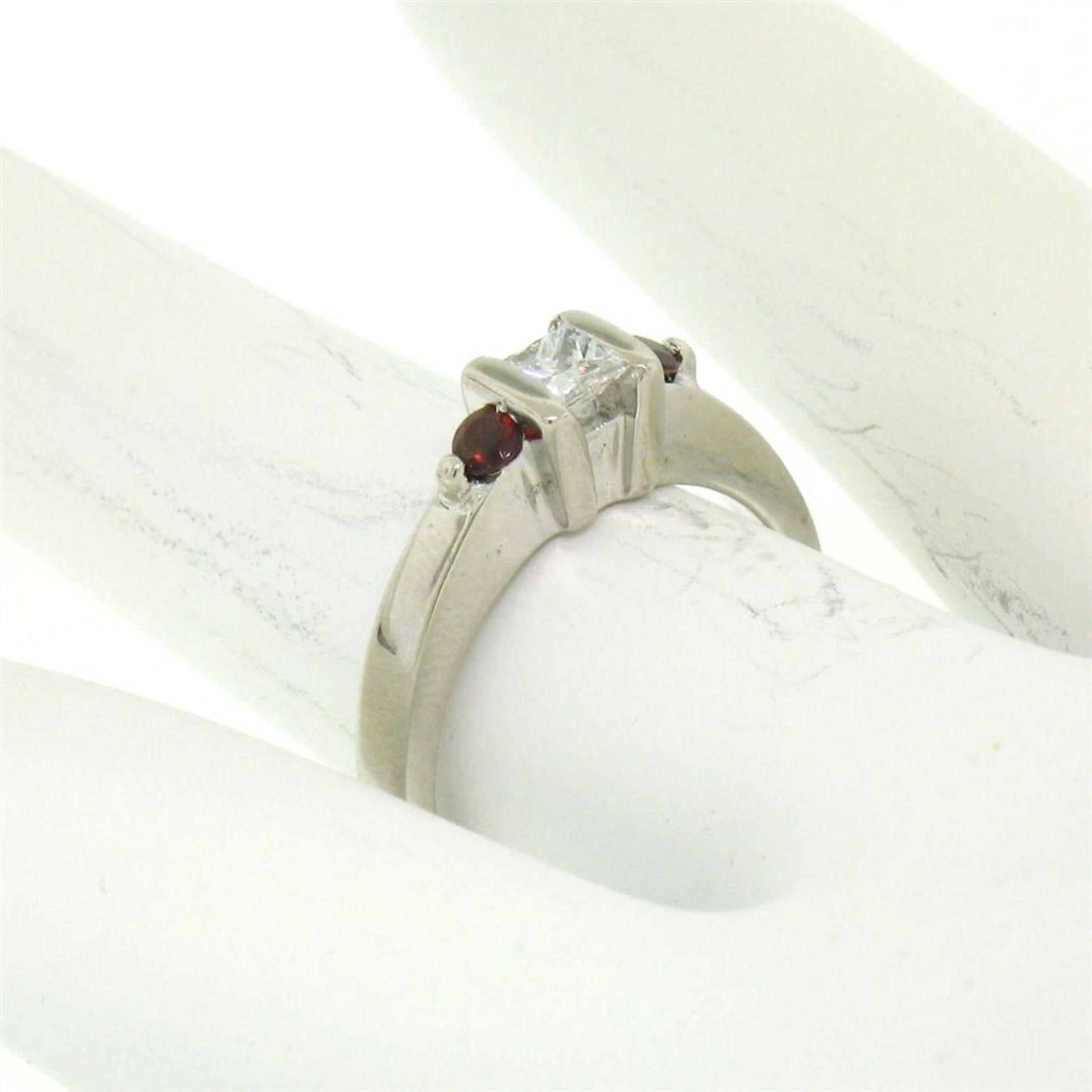 14kt White Gold 0.41ctw Princess Diamond and Garnet Engagement Ring - Image 4 of 5