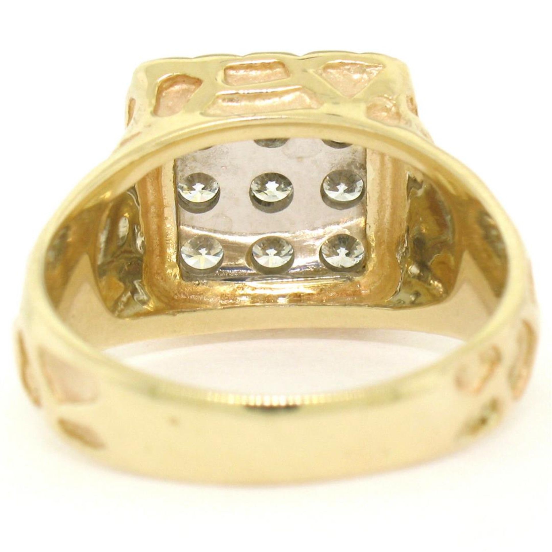 Mens 14K Two Tone Gold Nugget Design .90 ctw Round BRILLIANT Diamond Cluster Rin - Image 5 of 9
