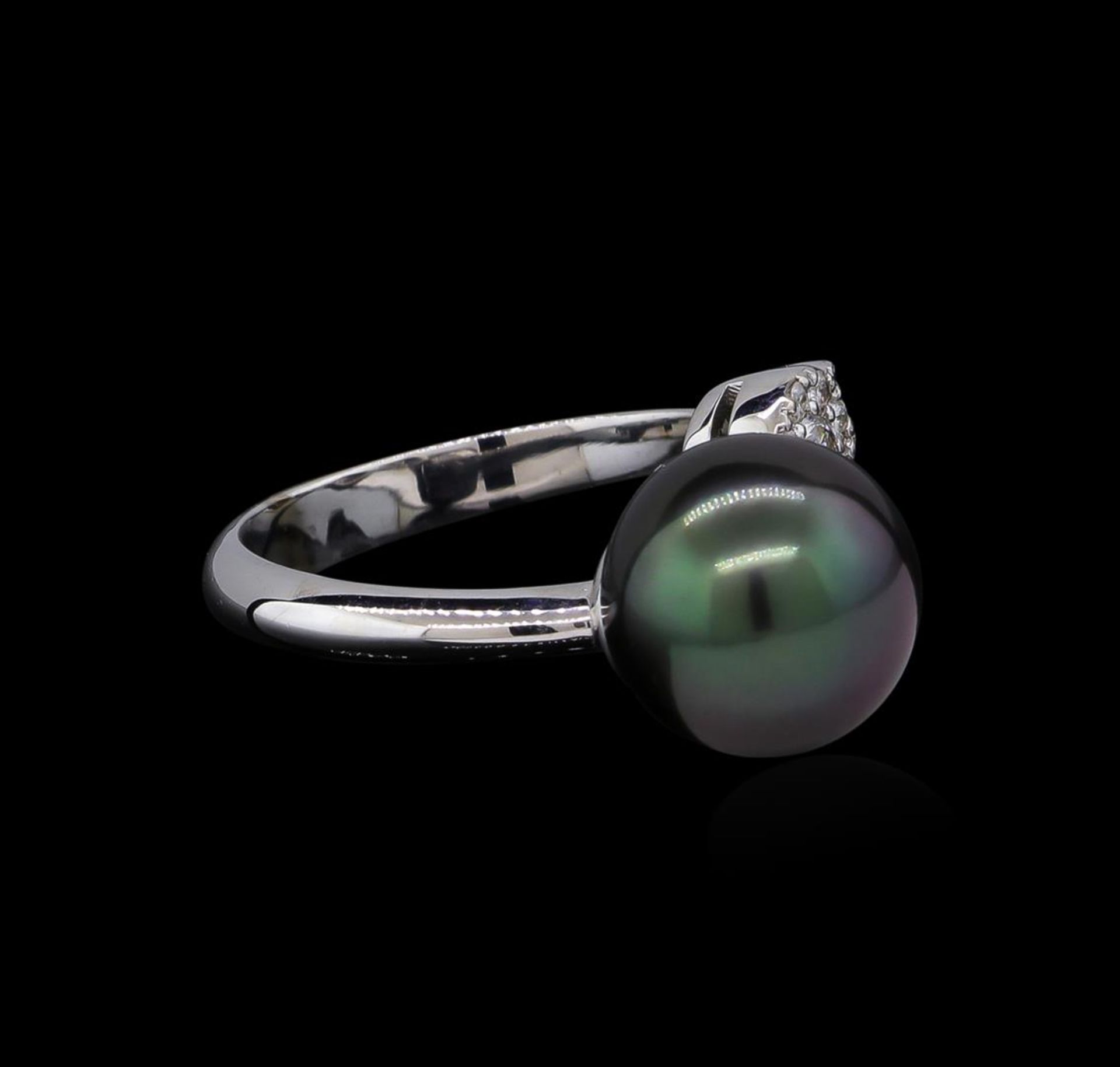 0.37ctw Pearl and Diamond Ring - 14KT White Gold