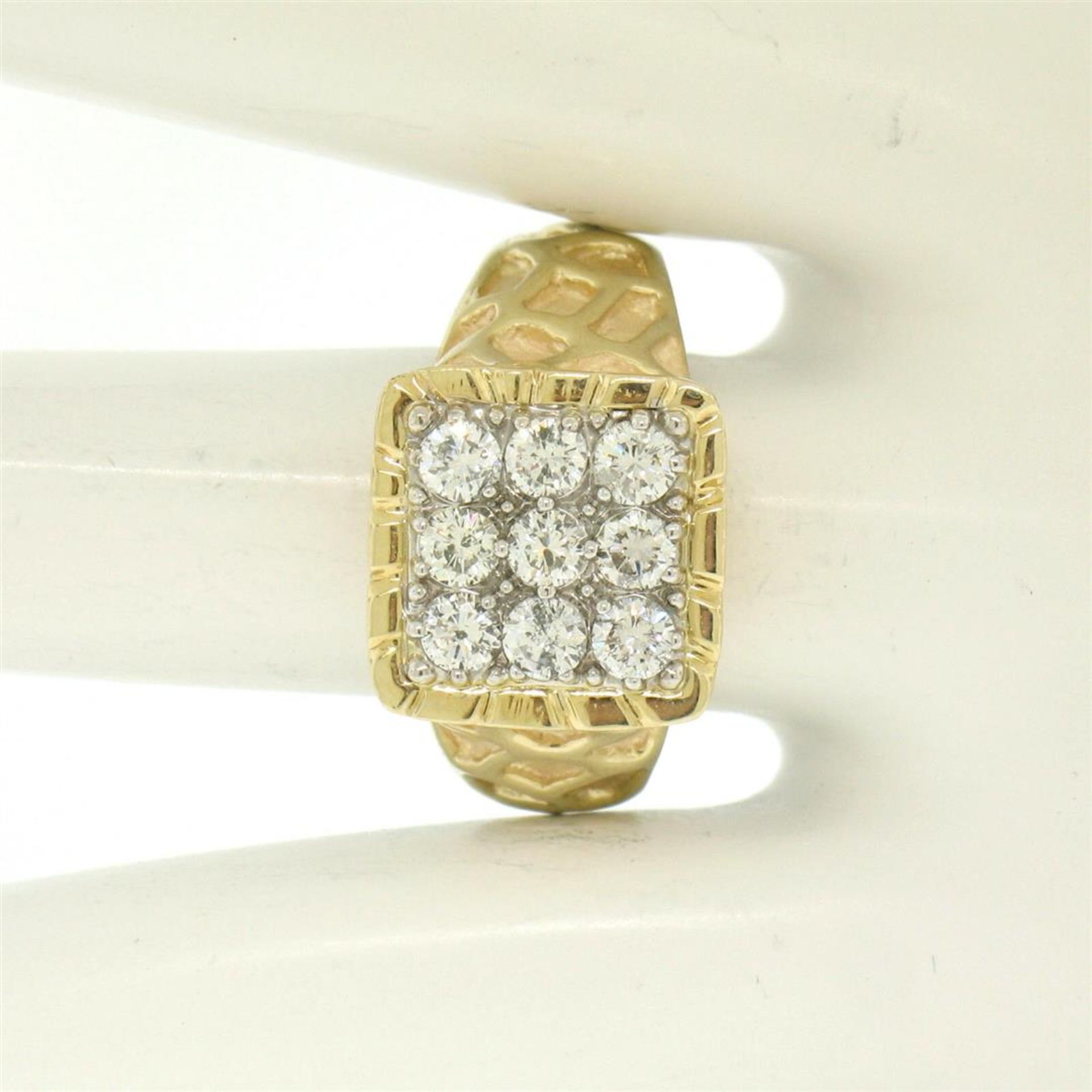 Mens 14K Two Tone Gold Nugget Design .90 ctw Round BRILLIANT Diamond Cluster Rin - Image 9 of 9