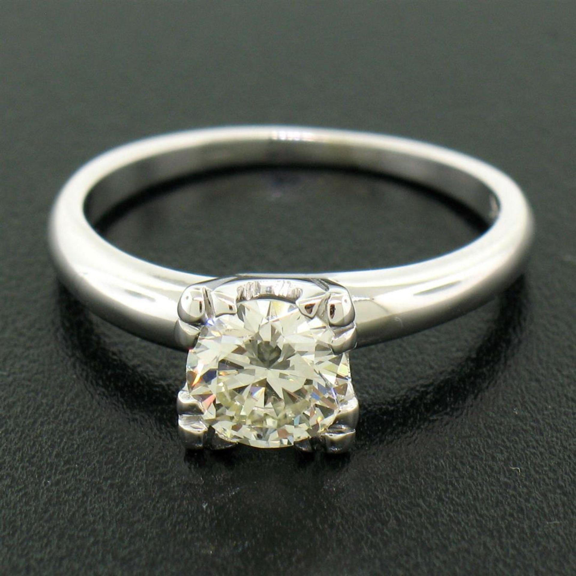 14k White Gold 0.83 ct I VVS2 Round Brilliant Cut Diamond Solitaire Ring - Image 2 of 7
