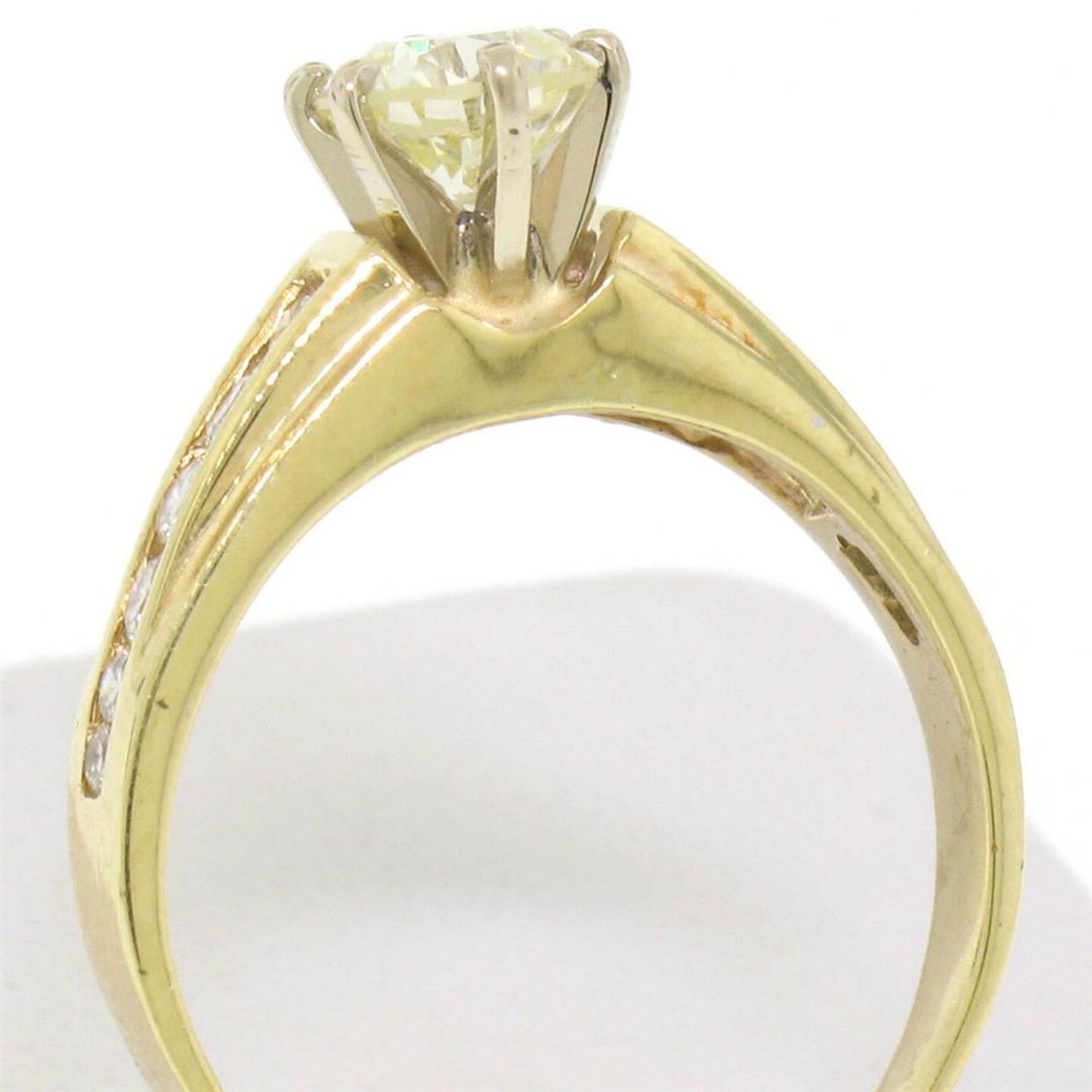 14k Solid Yellow Gold Round Diamond Solitaire Engagement Ring w/ 12 Graduated Ac - Image 5 of 6