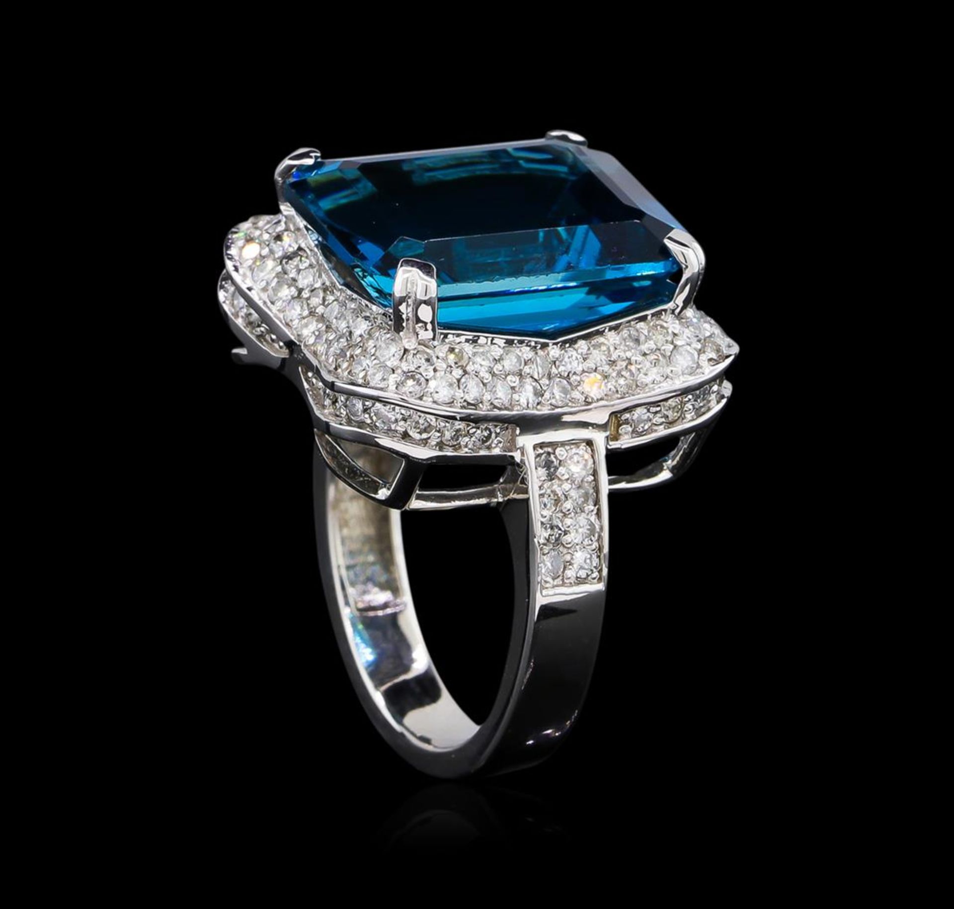 14KT White Gold 16.86 ctw Blue Topaz and Diamond Ring - Image 4 of 5
