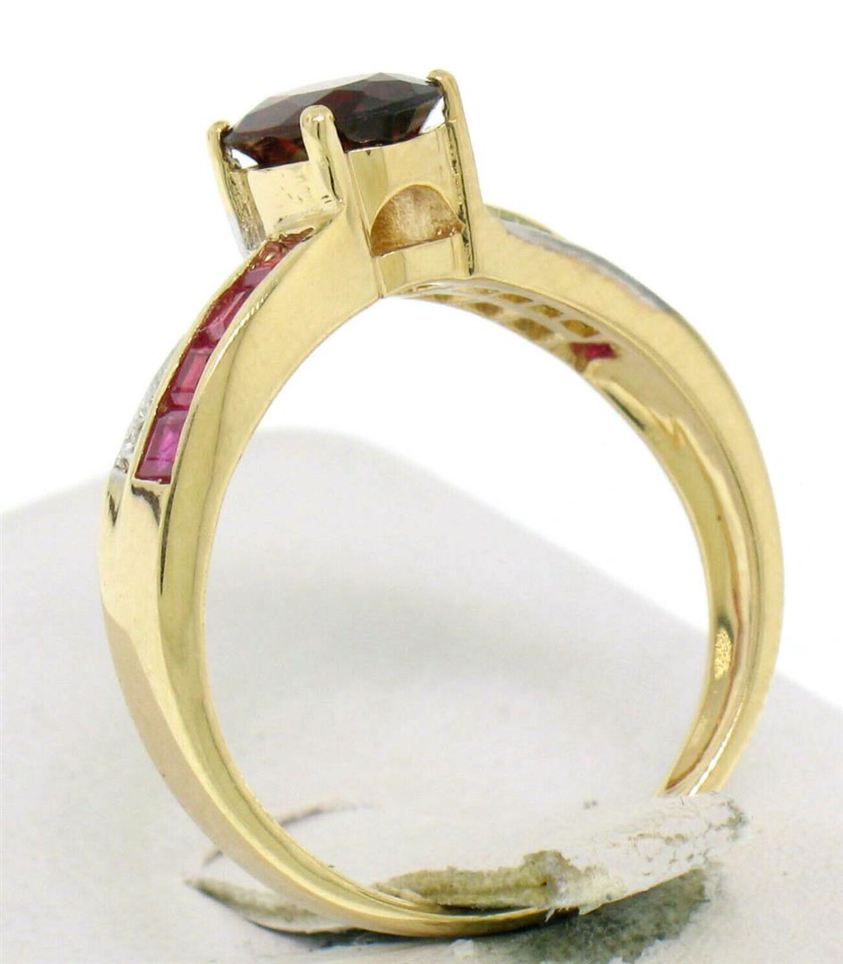 14kt Yellow Gold 1.58ctw Garnet, Ruby, and Diamond Ring - Image 5 of 6