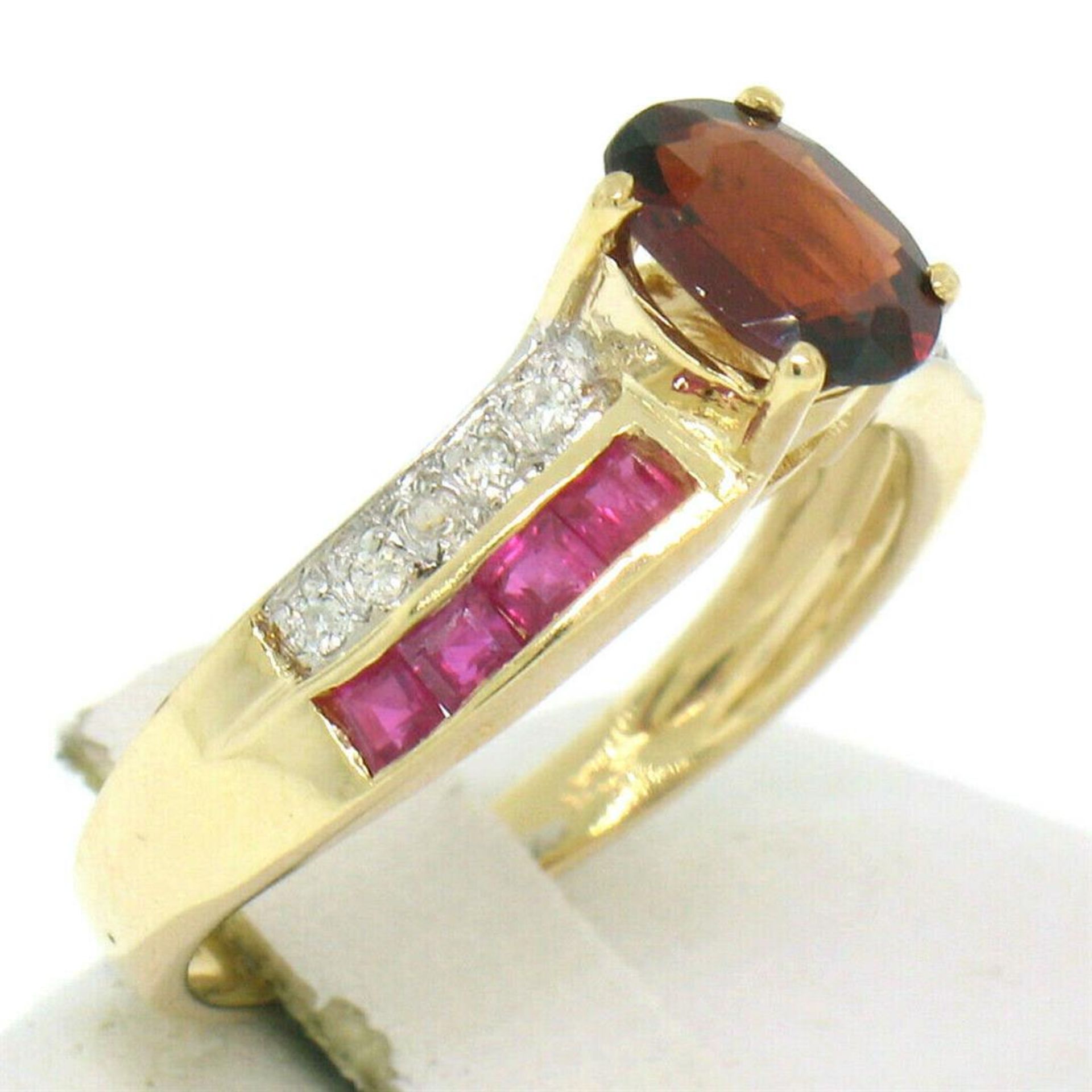 14kt Yellow Gold 1.58ctw Garnet, Ruby, and Diamond Ring - Image 4 of 6