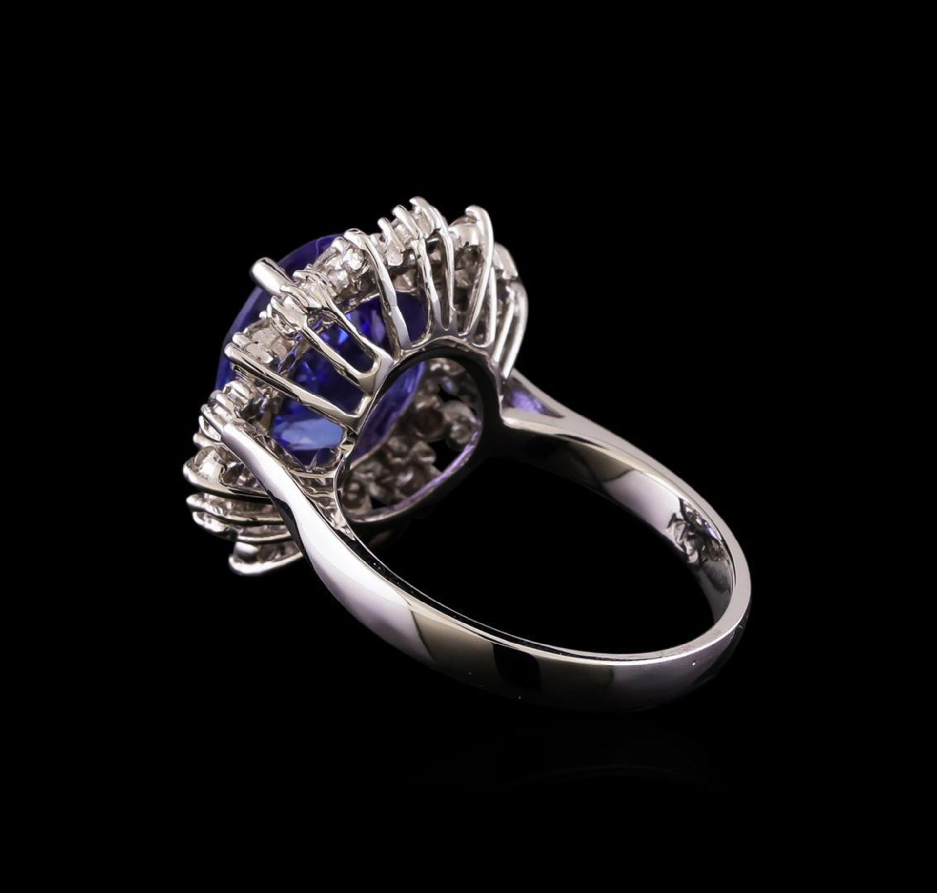 4.35ct Tanzanite and Diamond Ring - 14KT White Gold - Image 3 of 6